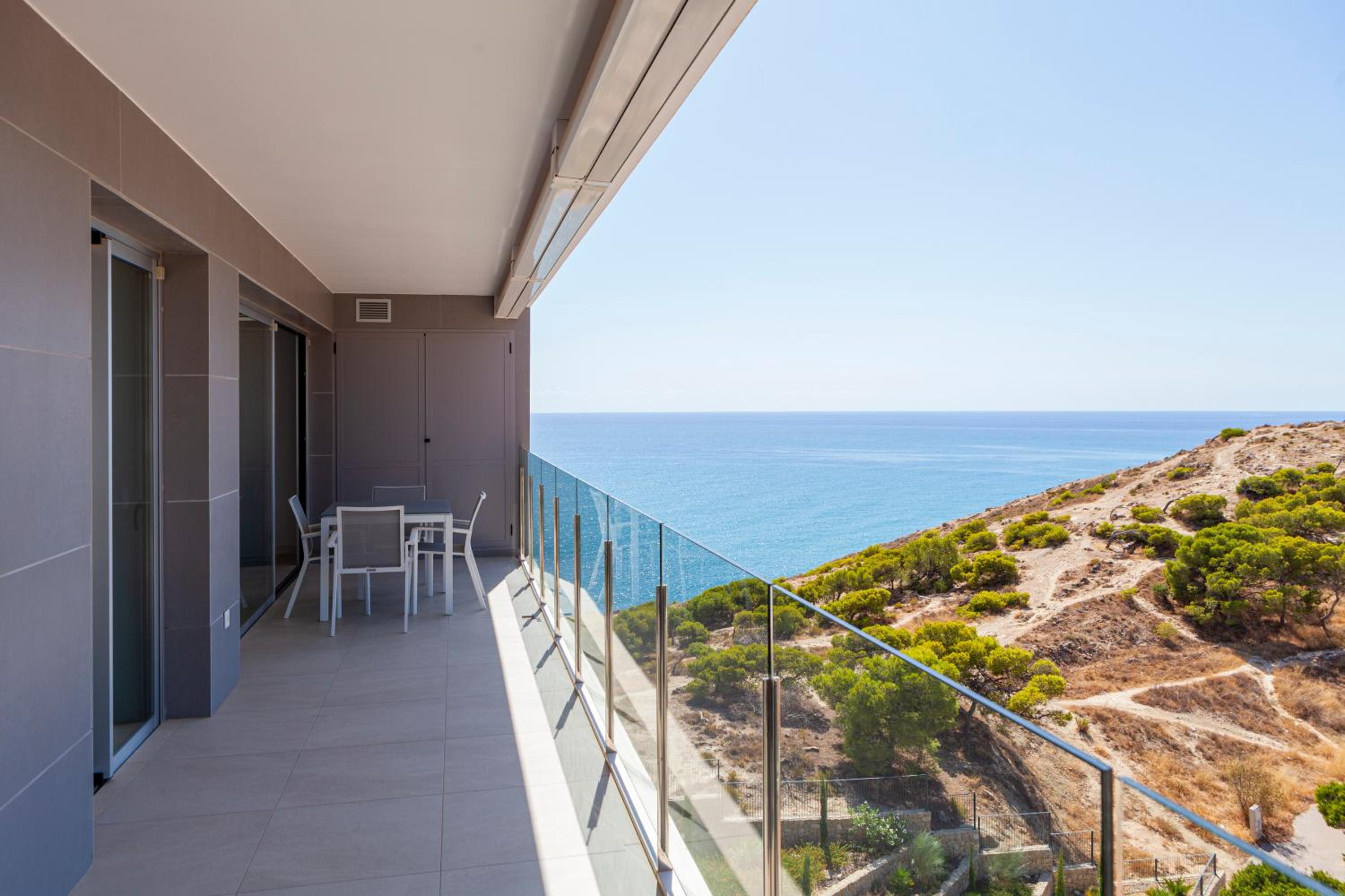 Penthouse 3 dormitorios con terraza y bañera hidromasaje y vistas al mar  - Photo 3
