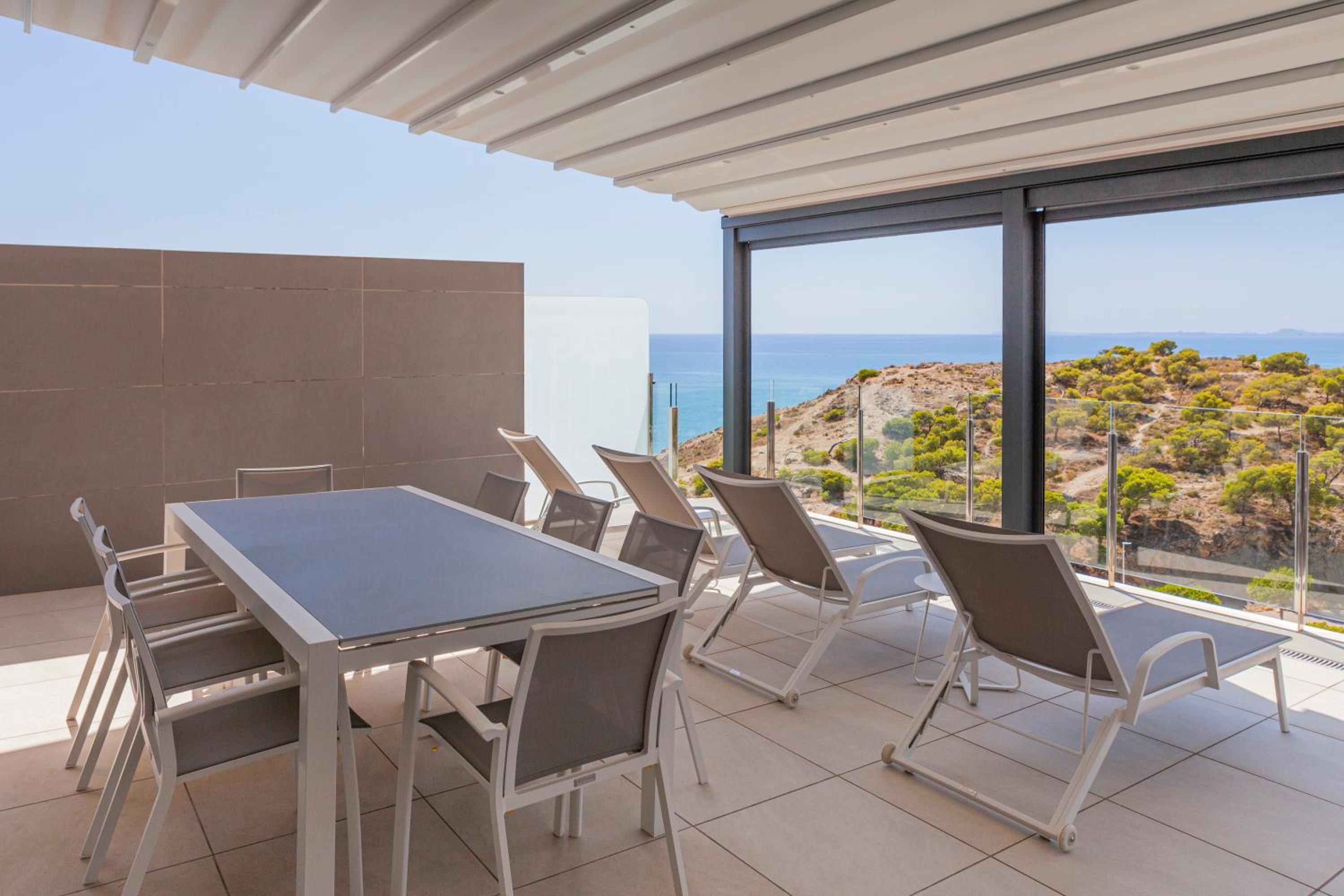 Penthouse 3 dormitorios con terraza y bañera hidromasaje y vistas al mar  - Photo 2