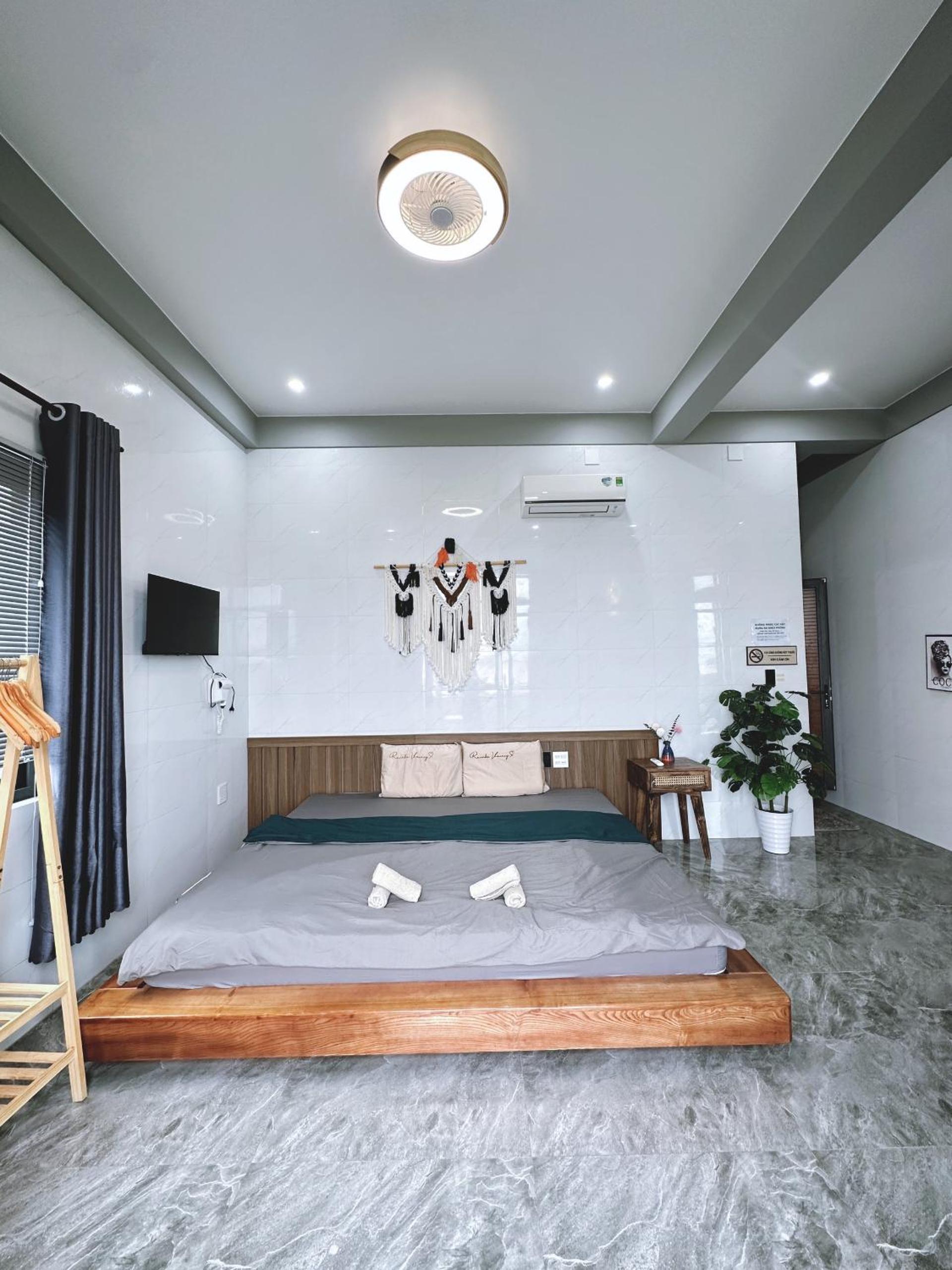 Double Room with Balcony and Sea View - Photo 2