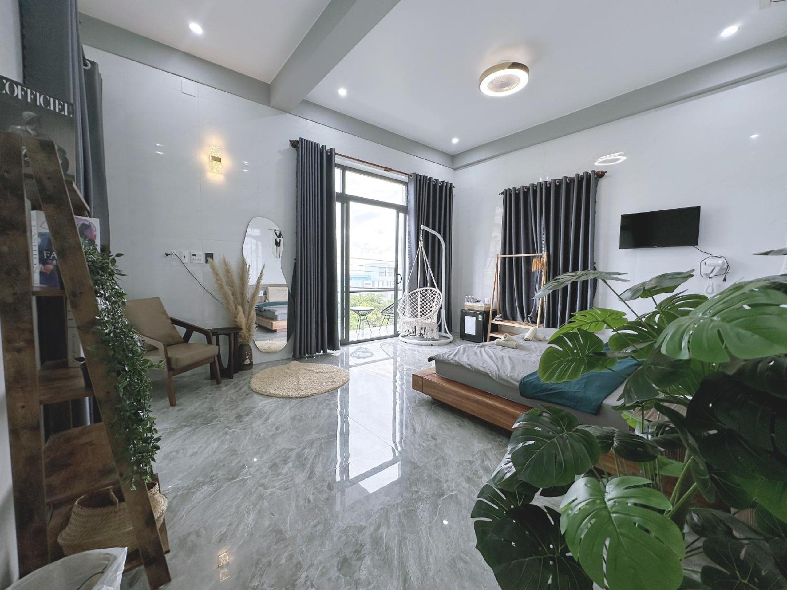 Double Room with Balcony and Sea View - Photo 3