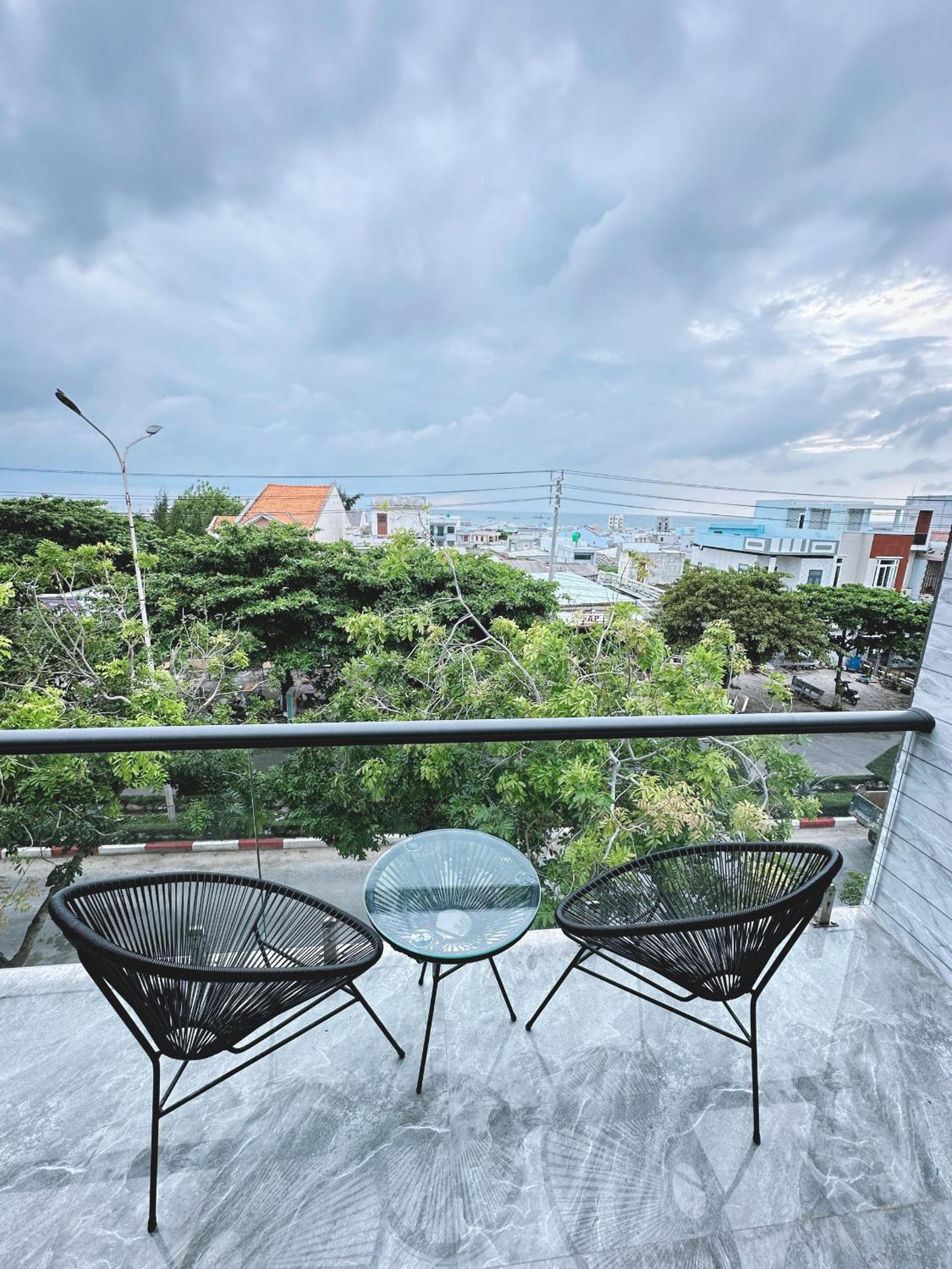 Double Room with Balcony and Sea View - Photo 5