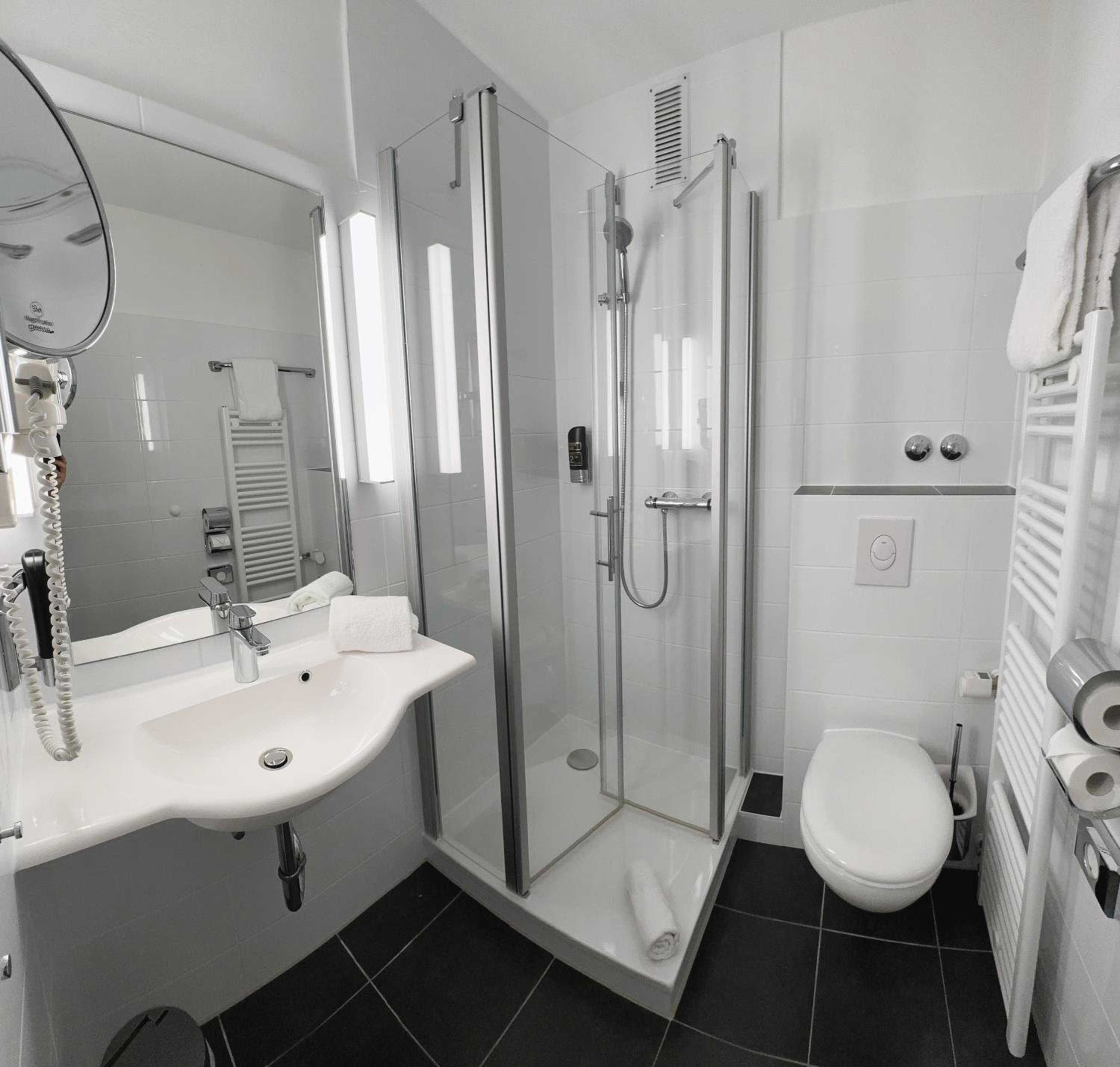Double Room - Photo 7