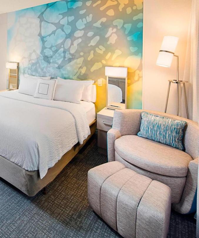 King Room with Sofa Bed - Photo 1