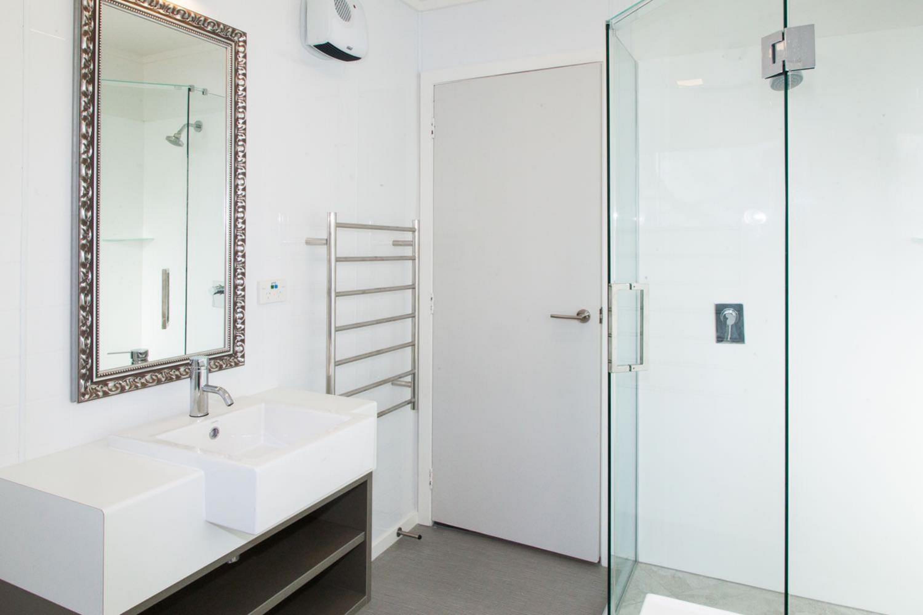 Large One-Bedroom Apartment
