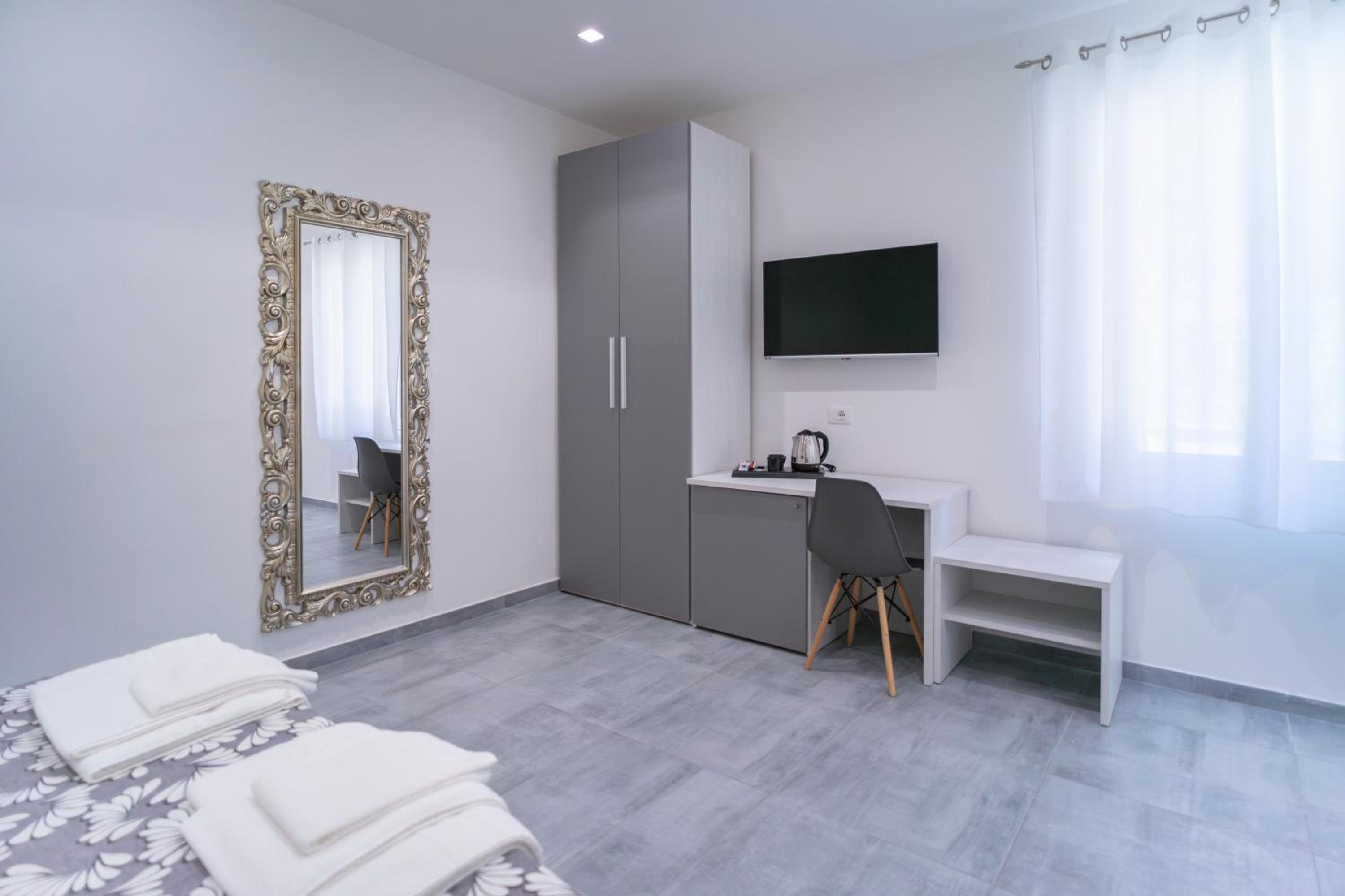 Double Room with Private Bathroom photo 1