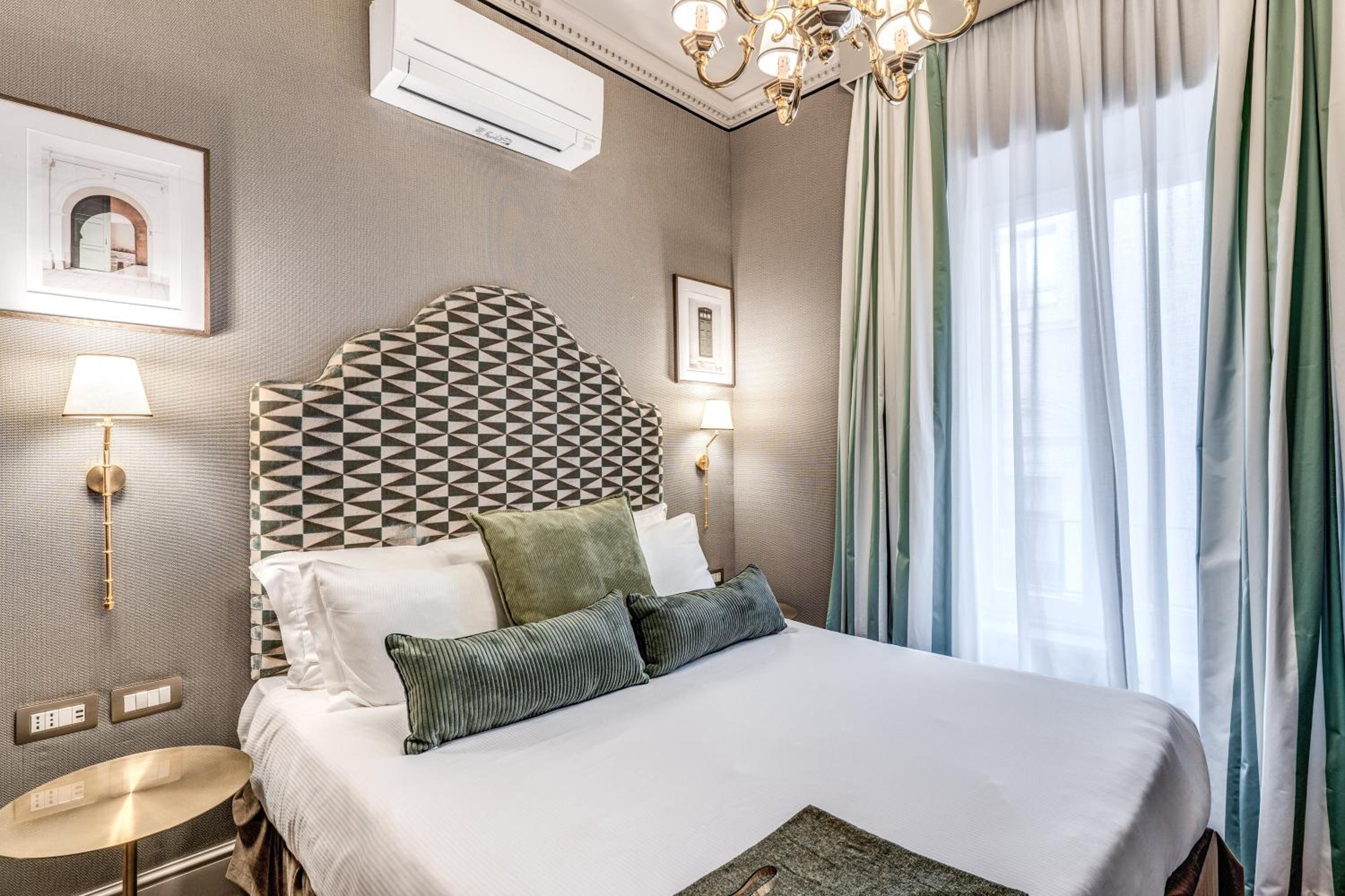 Deluxe Double Room photo 3