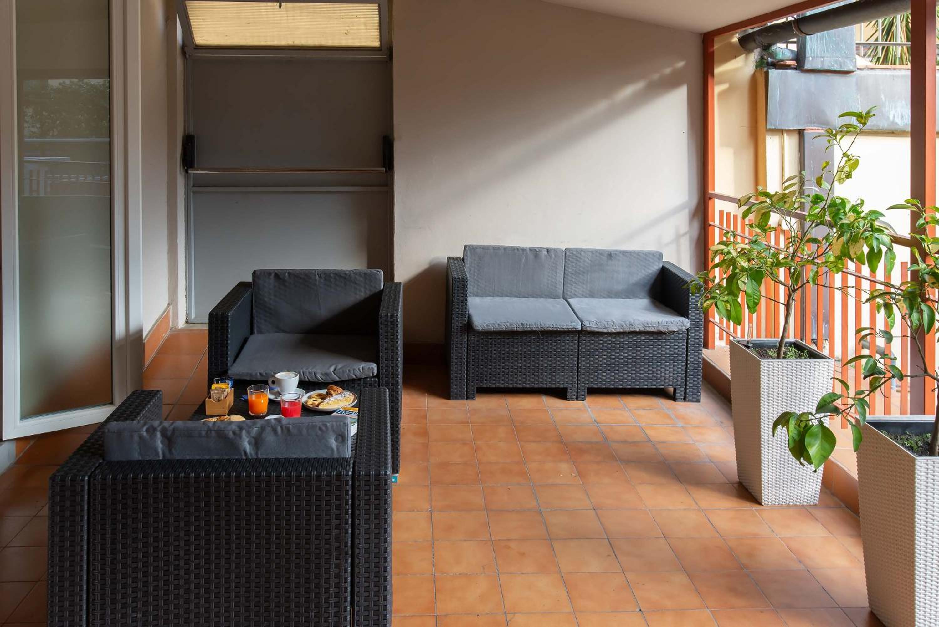 Small Double Room with Balcony photo 3