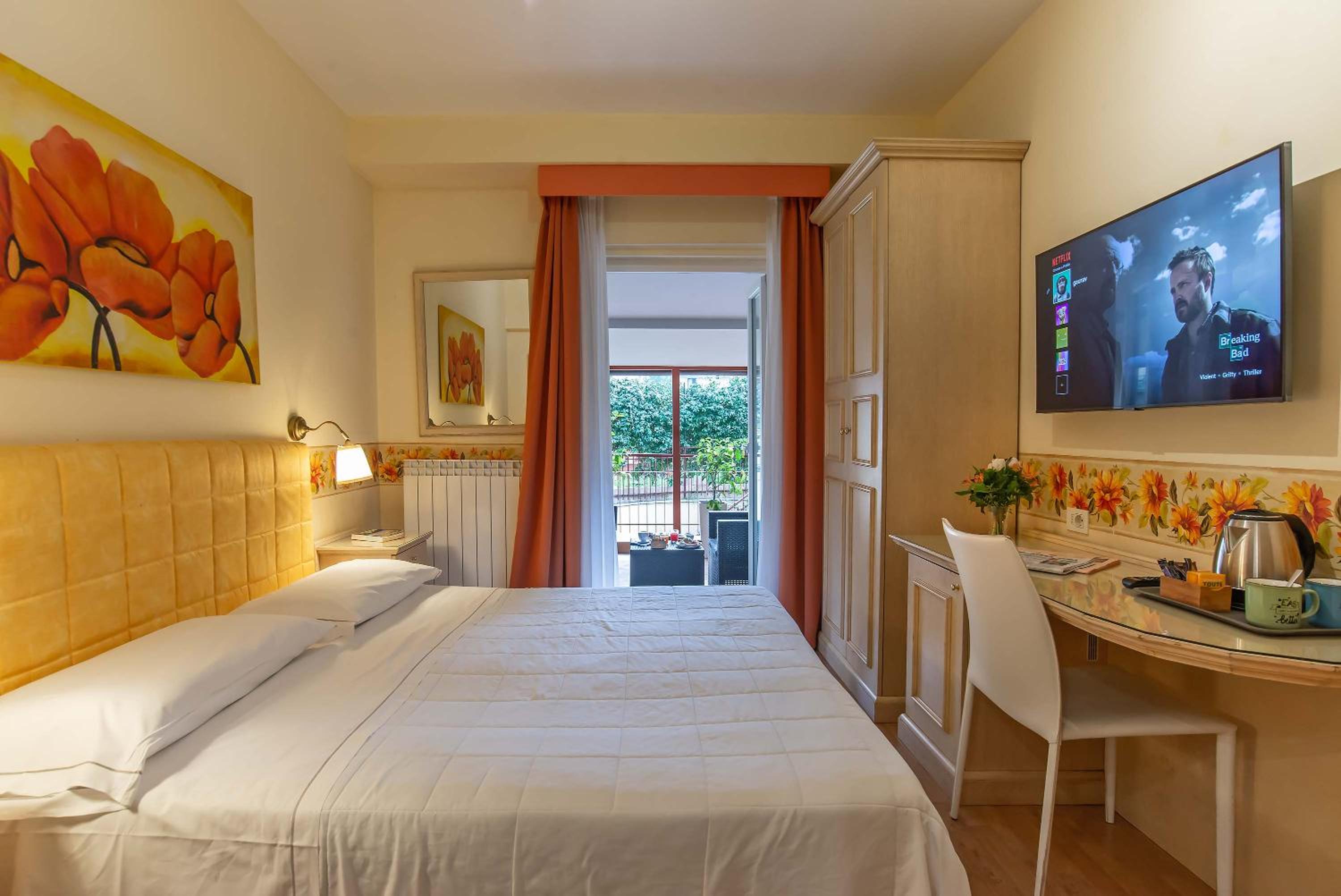Small Double Room with Balcony photo 1