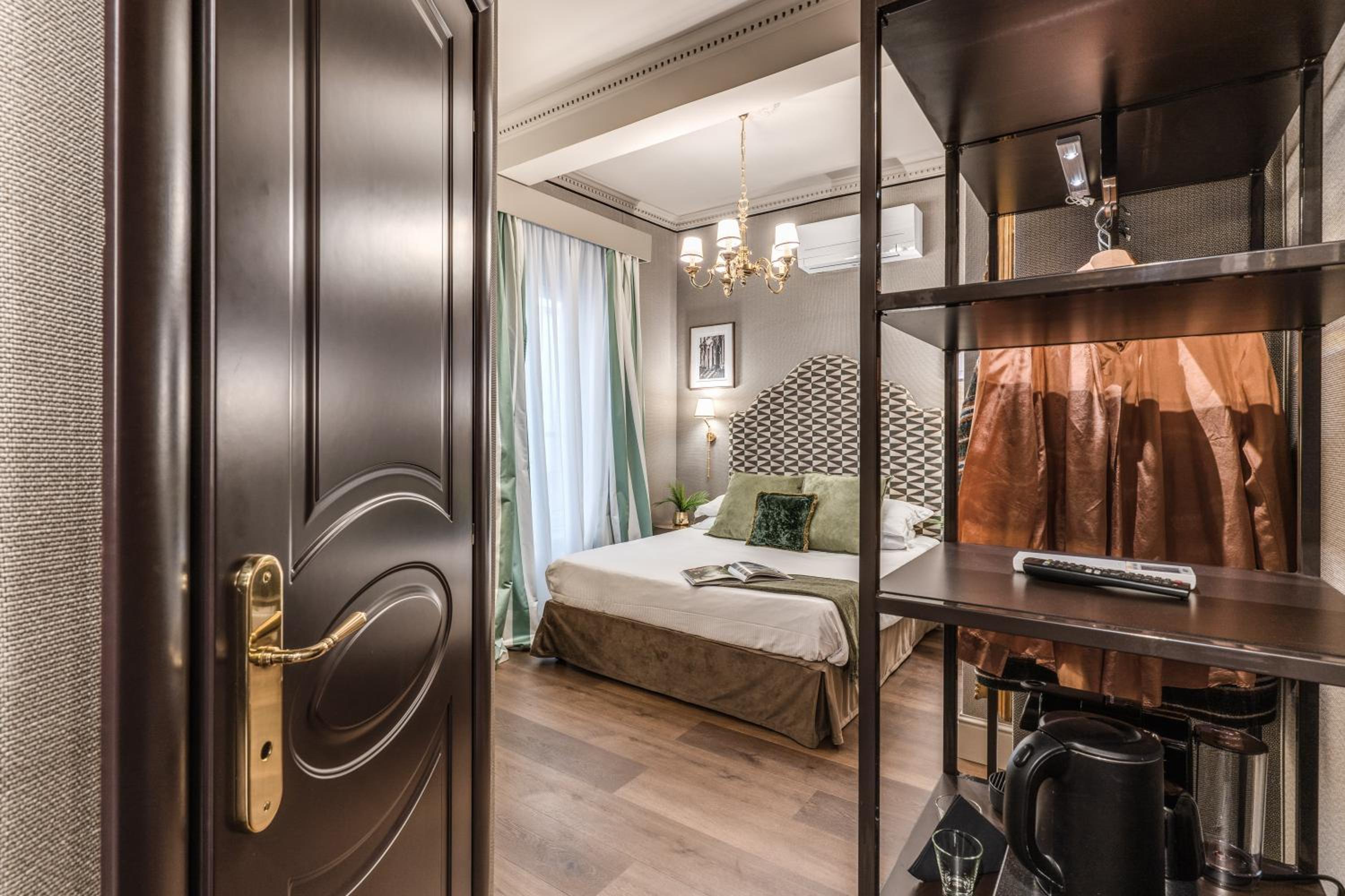 Deluxe Double Room photo 2