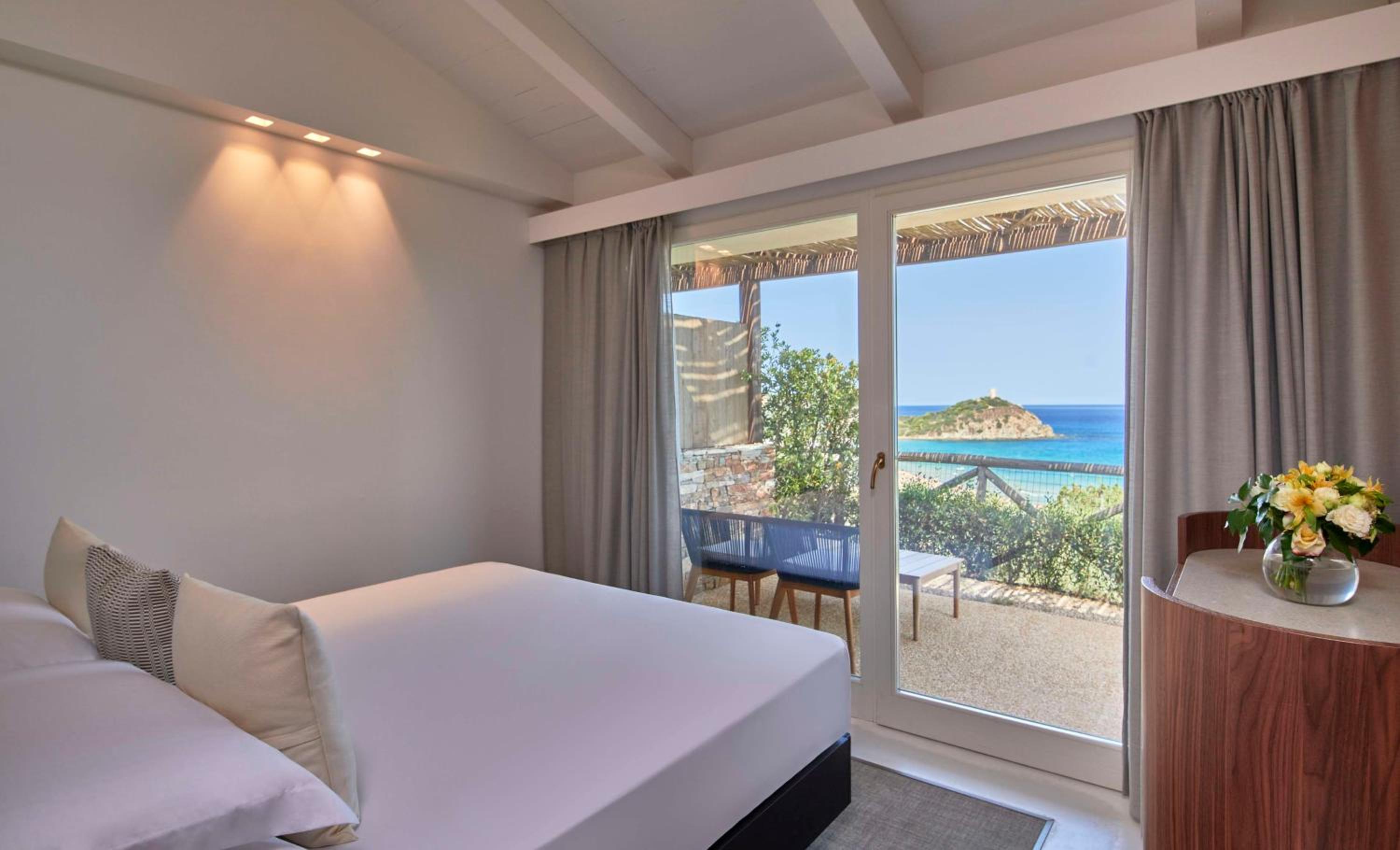 Deluxe King Room with Sea View