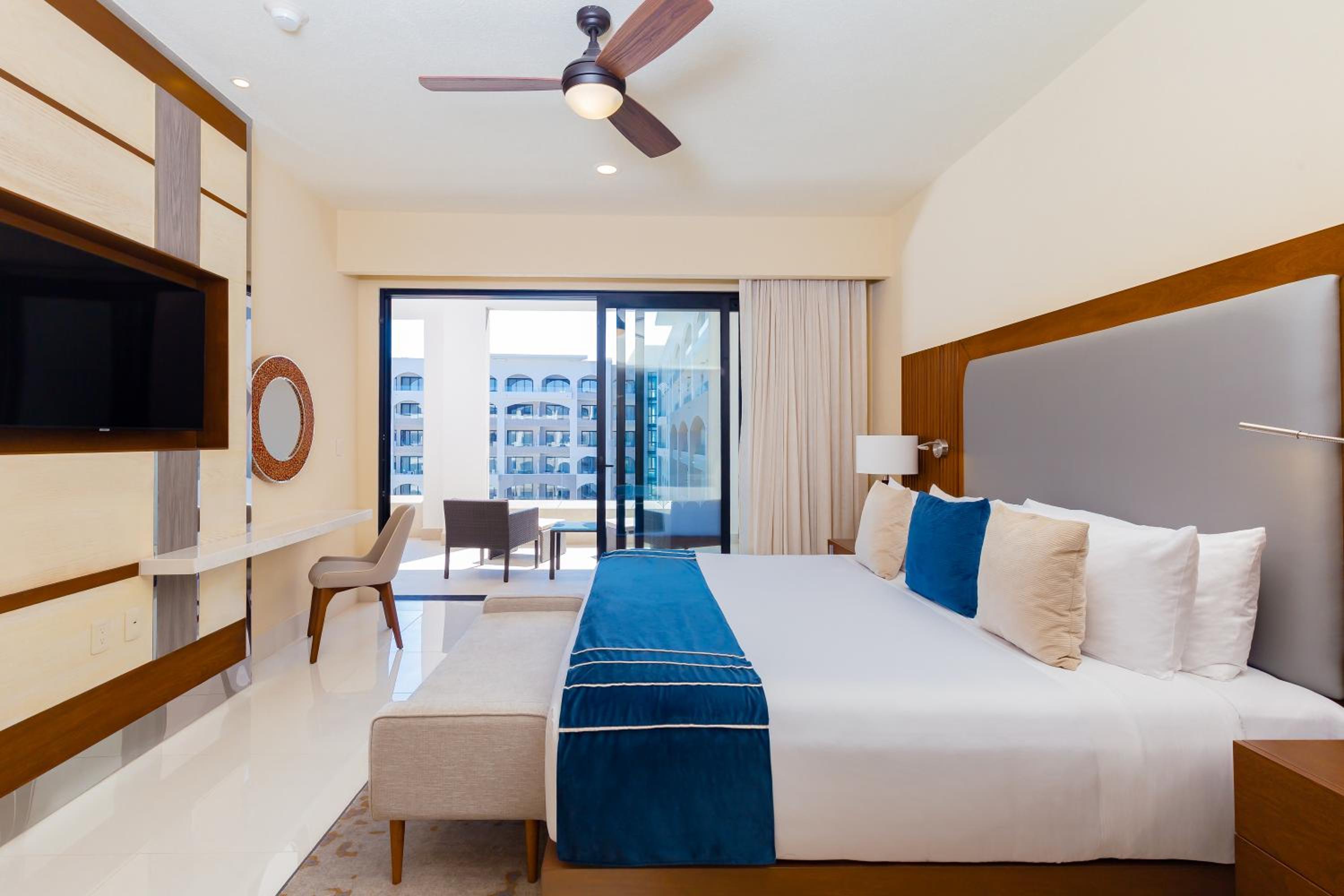 One Bedroom Suite Pool View - Photo 1