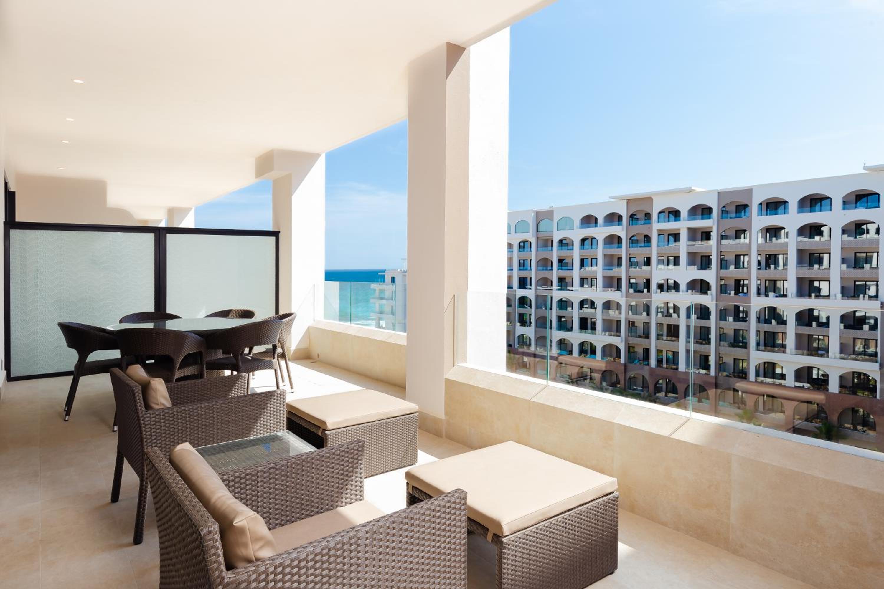 One Bedroom Suite Pool View - Photo 8