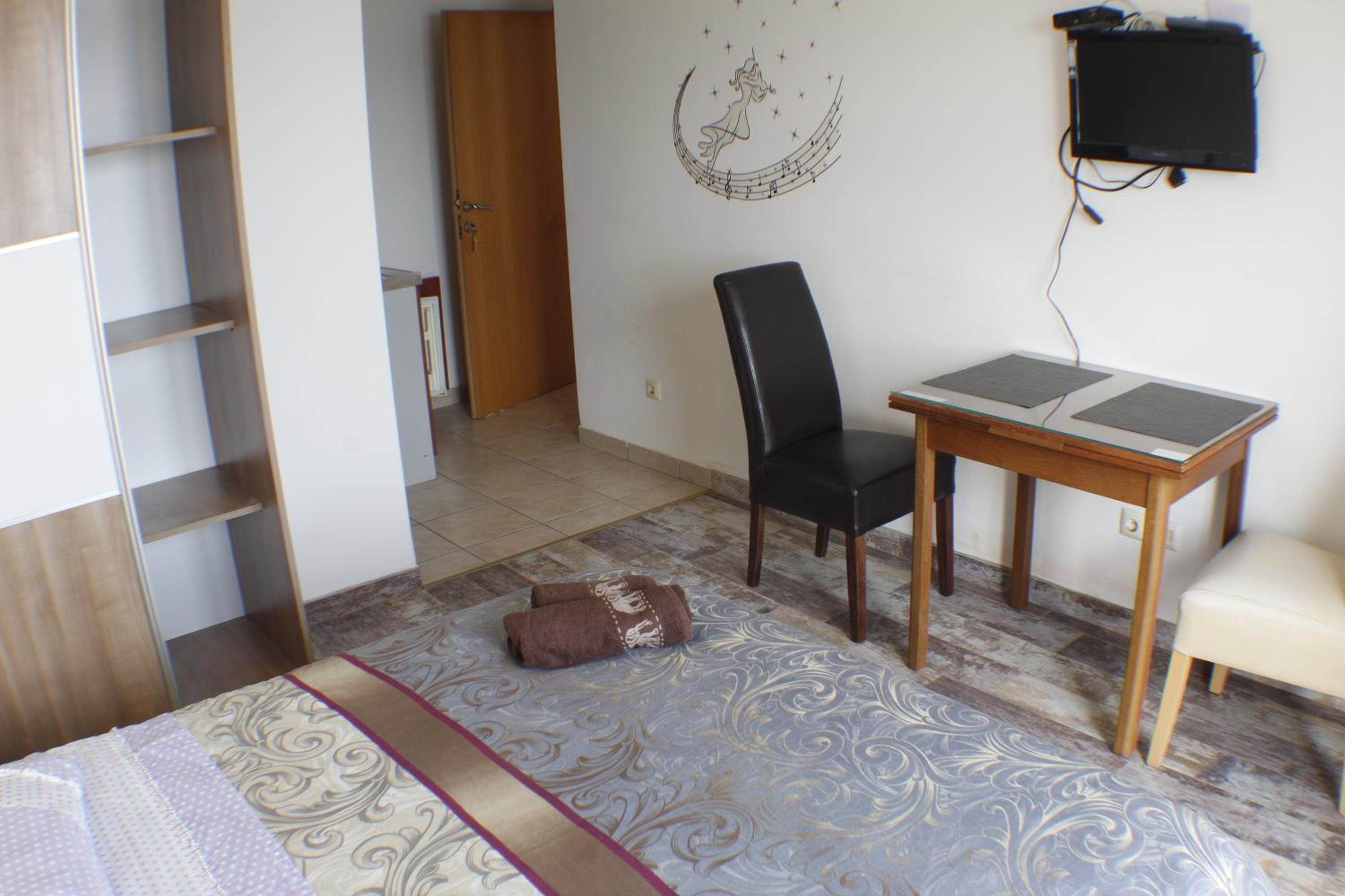 One-Bedroom Apartment photo 2