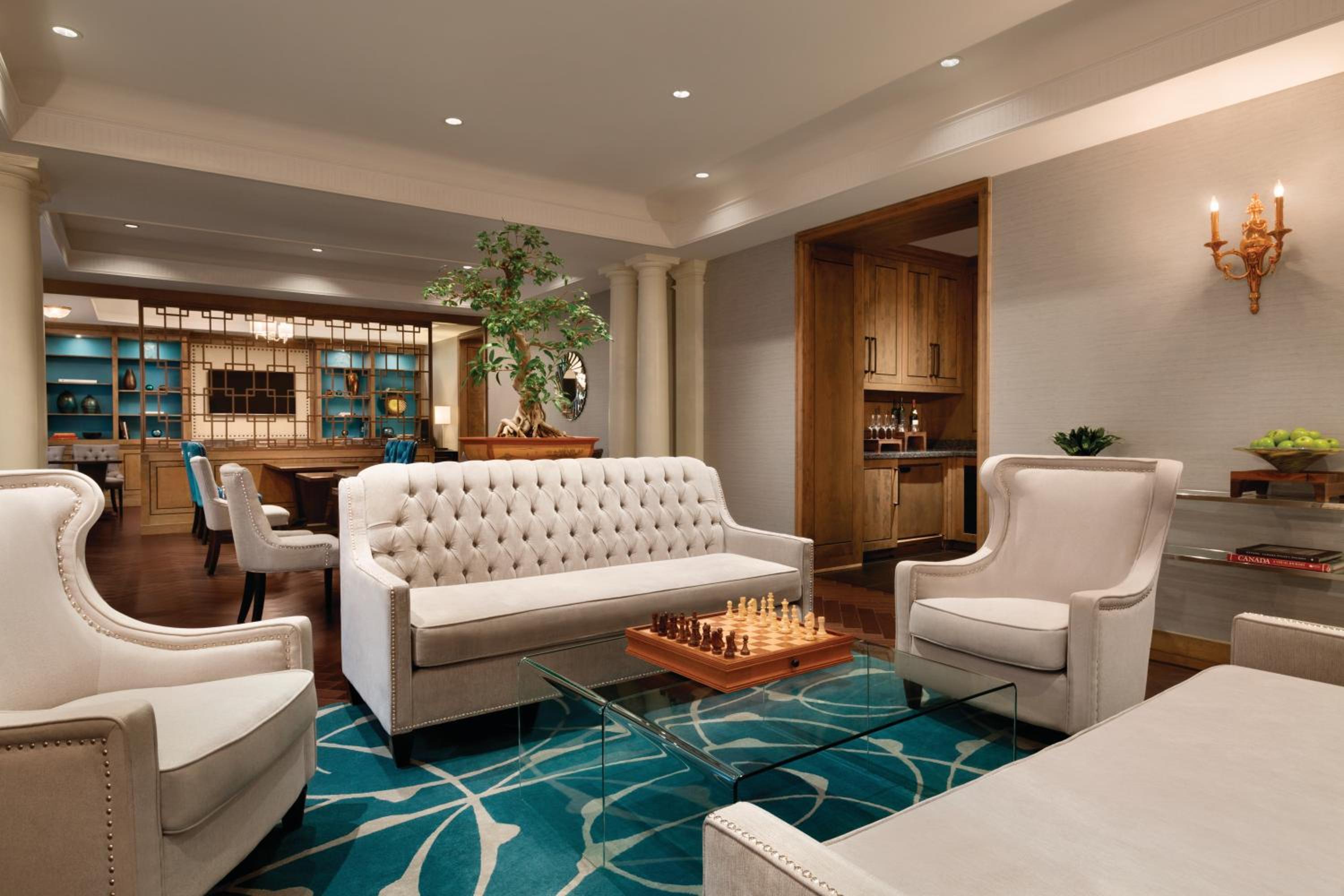 Fairmont Gold With Two Double Beds And Exclusive  Lounge Access