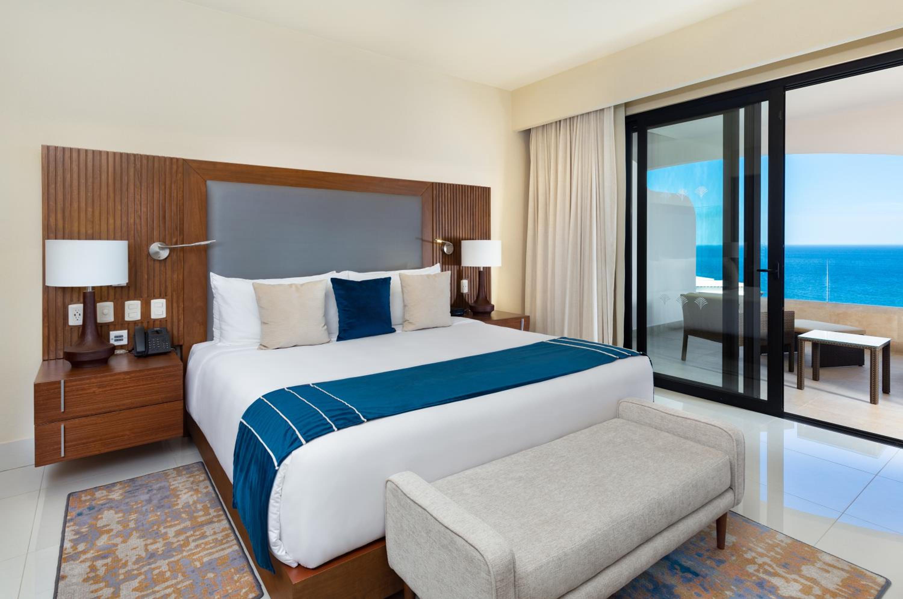 One Bedroom Suite Ocean View - Photo 2