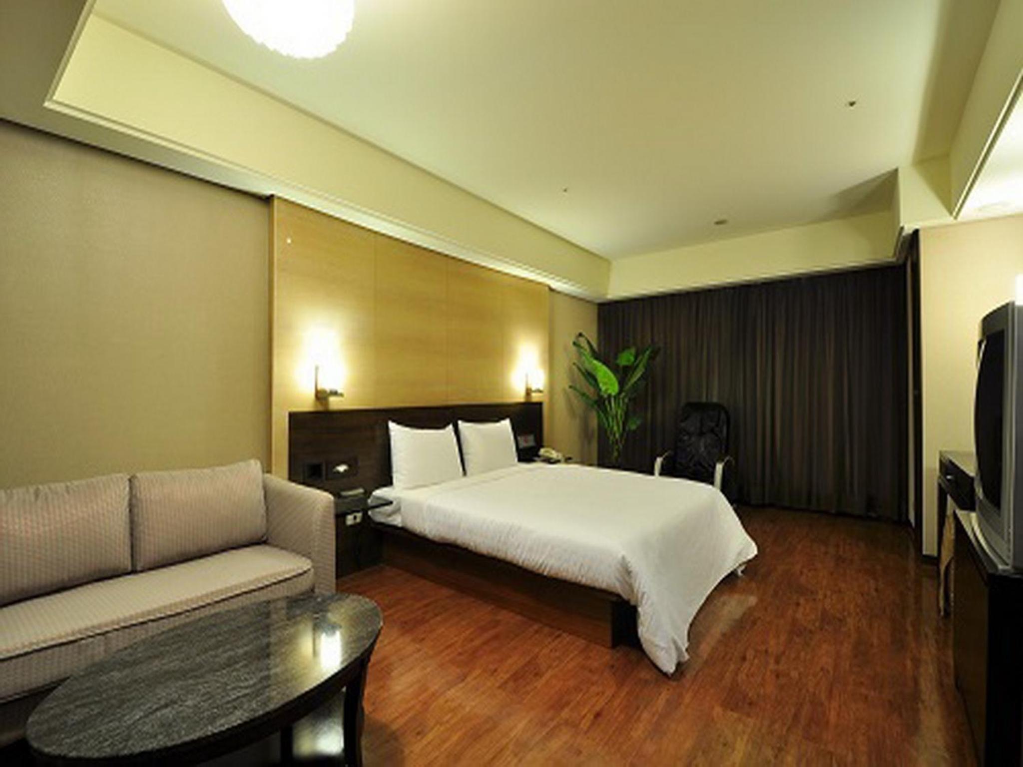 Large Single Room