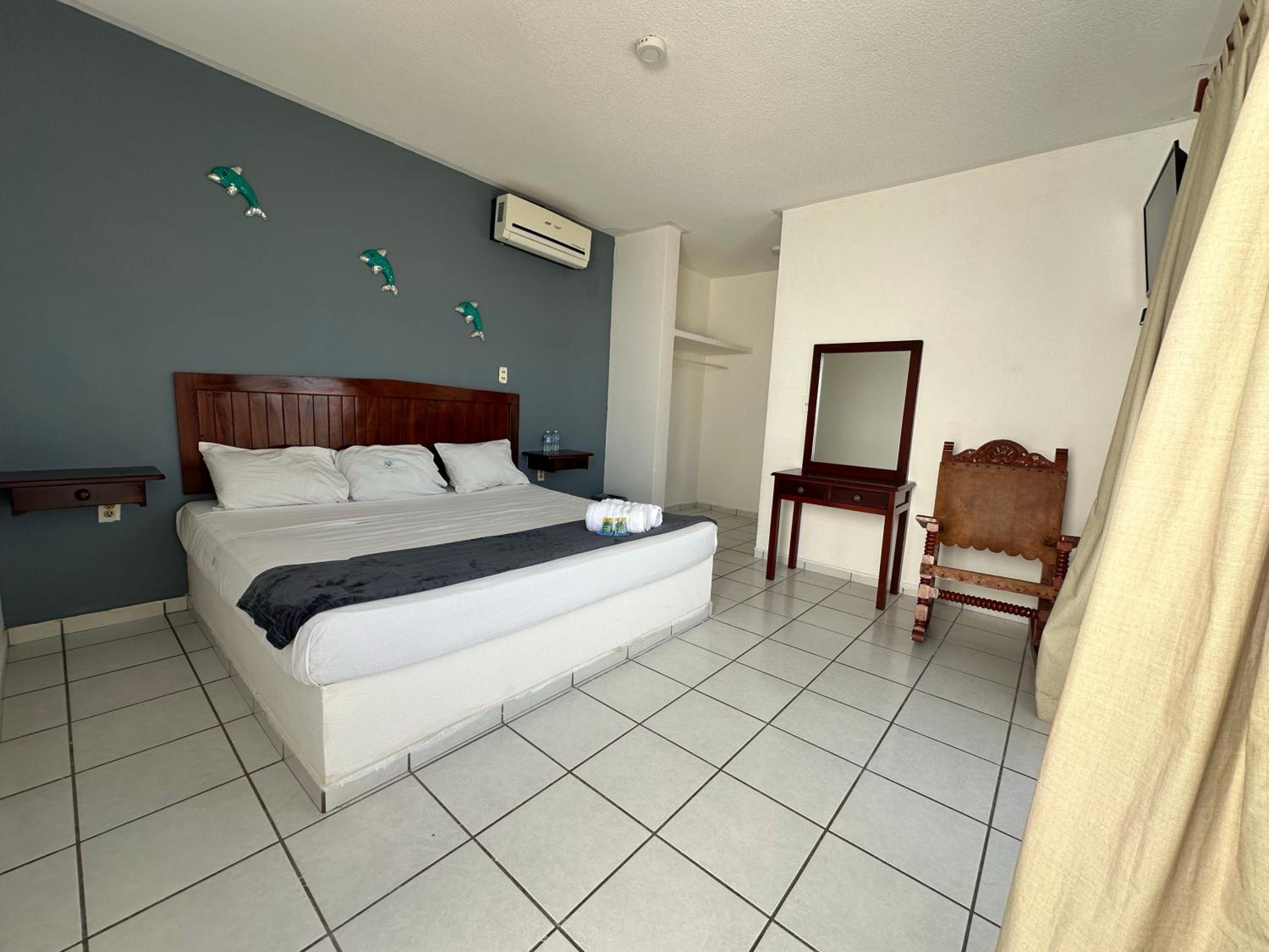 Double or Twin Room with View - Photo 1