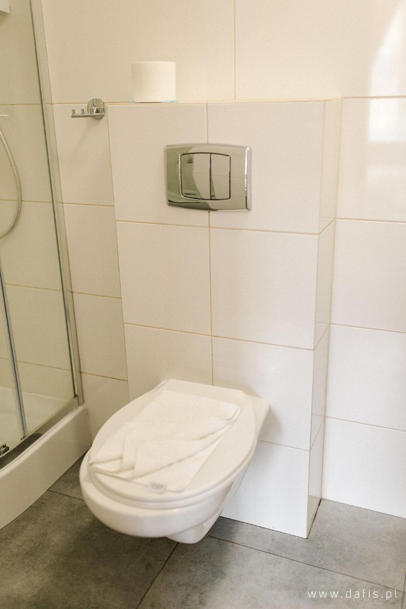 Quadruple Room with Bathroom - Photo 4