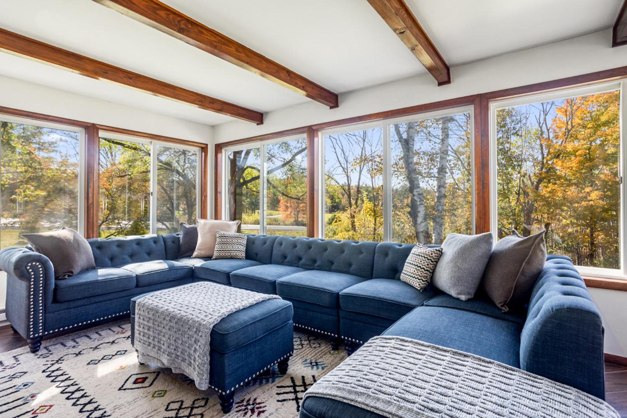 Five-Bedroom House photo 1