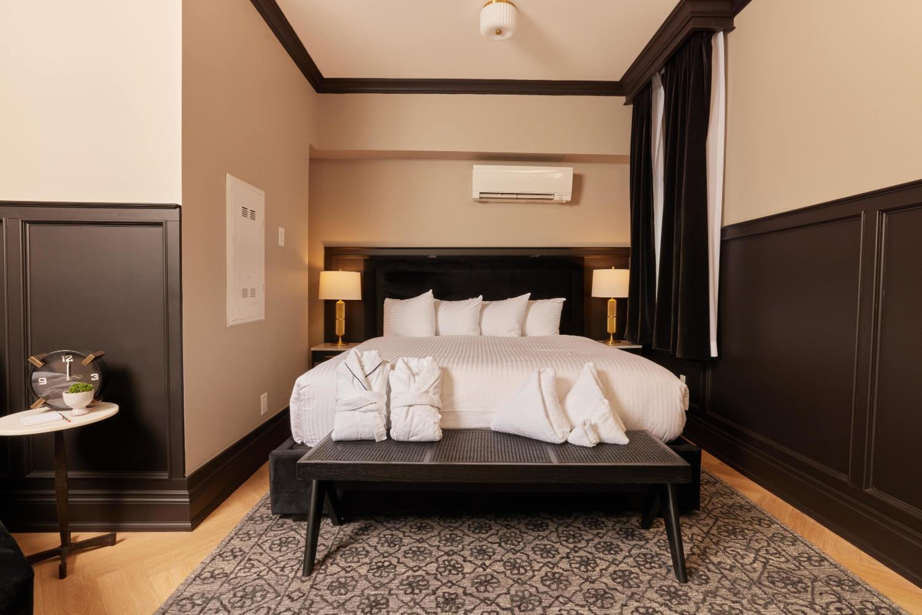Suite with Balcony photo 1