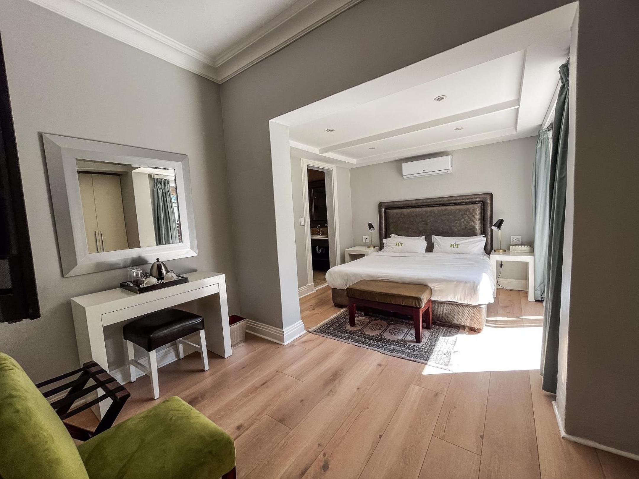 King Room with Mountain View