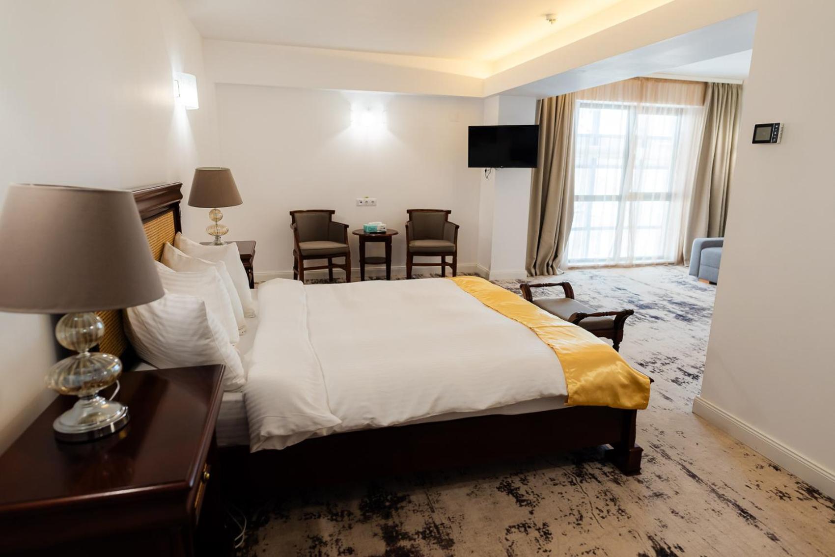 Deluxe Junior Suite - Photo 14
