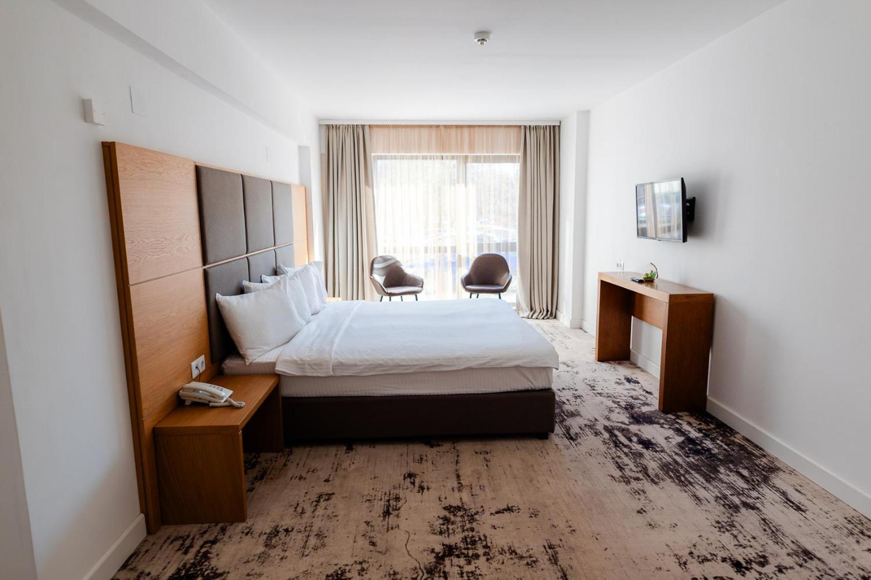 Deluxe Twin Room - Photo 10