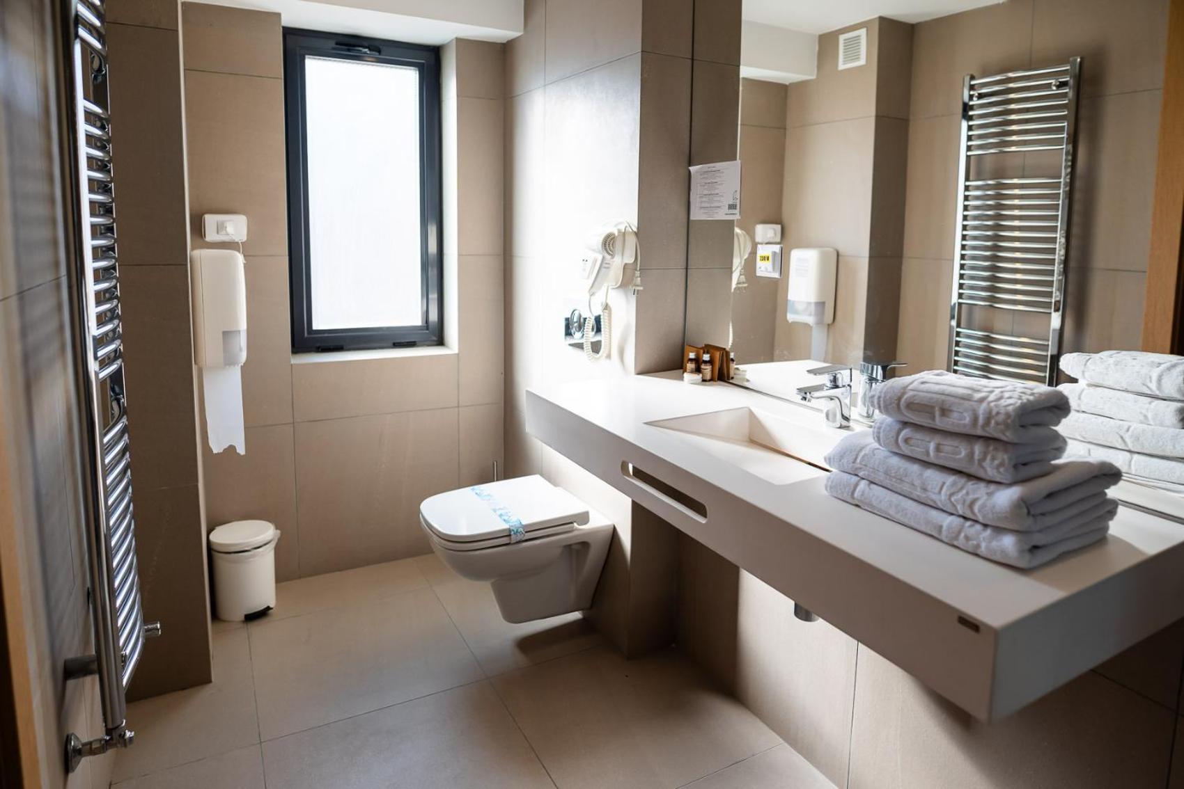 Deluxe Junior Suite - Photo 4