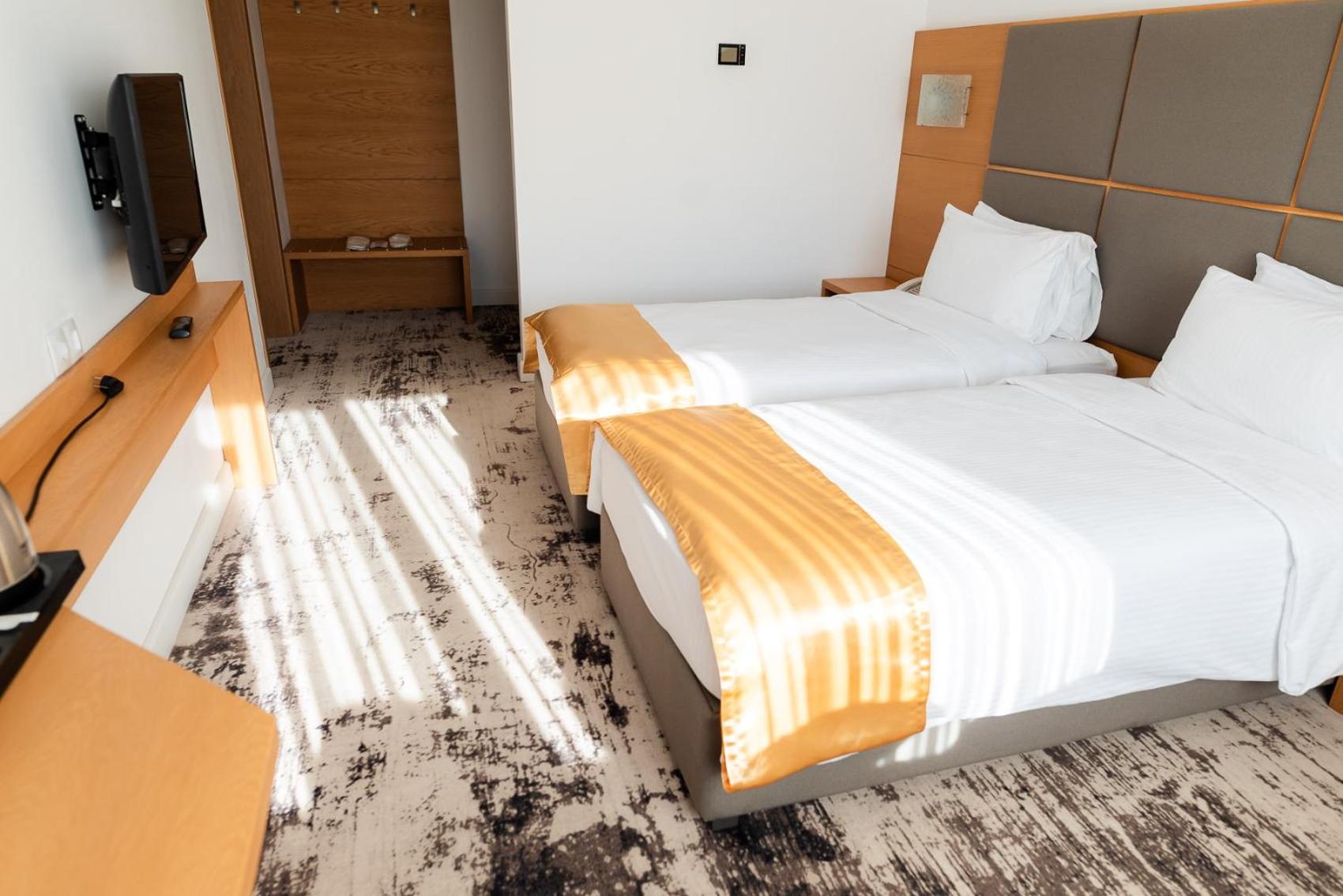 Twin Room - Photo 2