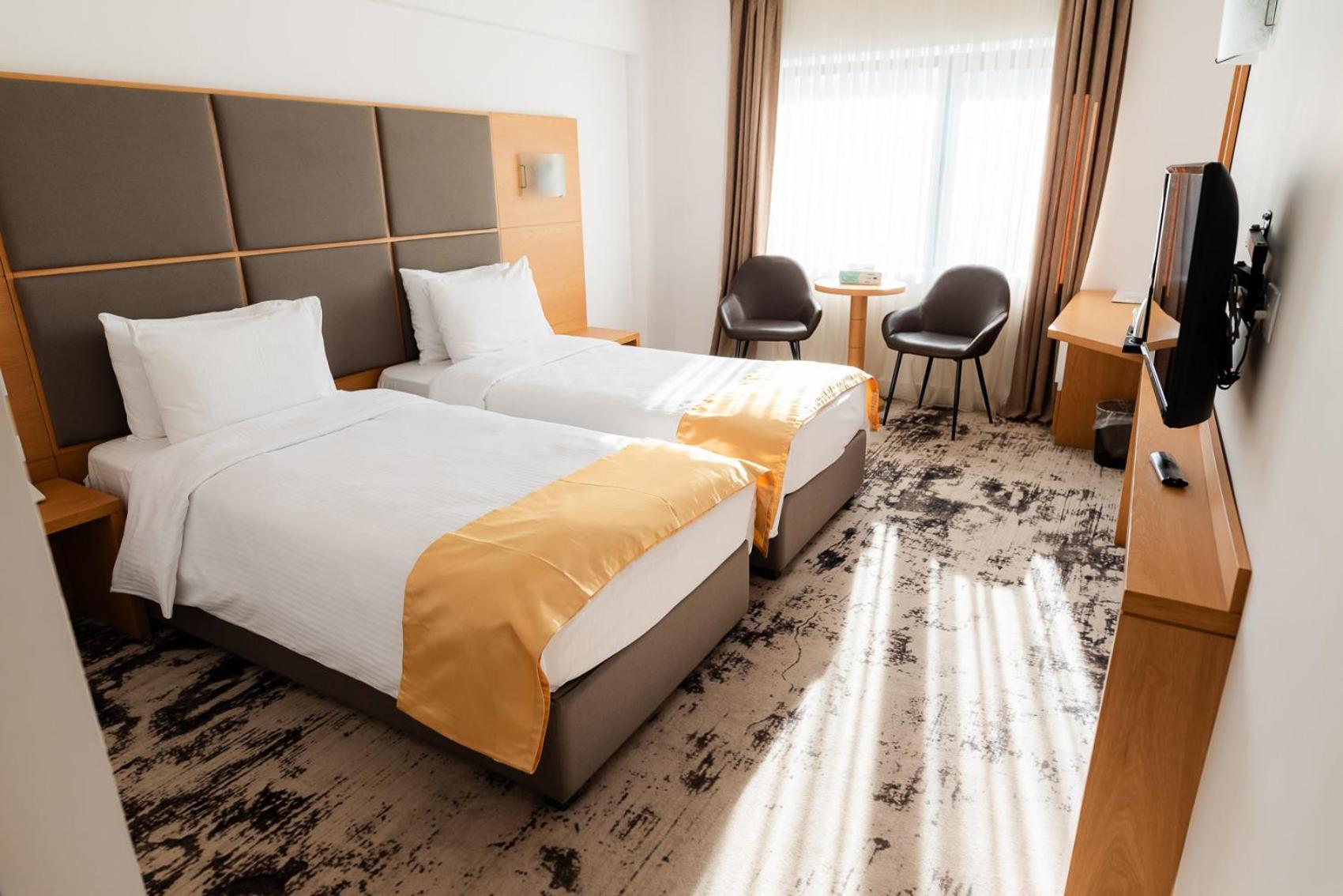 Twin Room - Photo 3