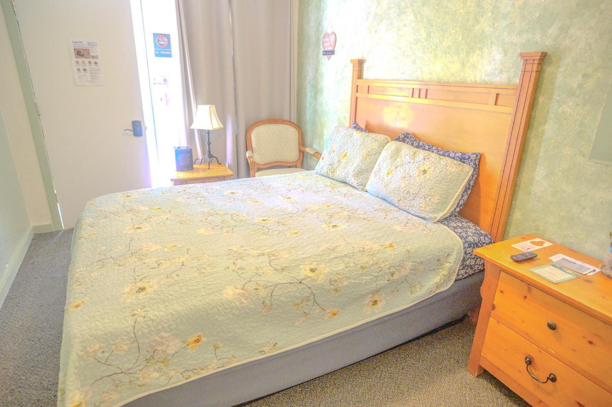 Queen Room