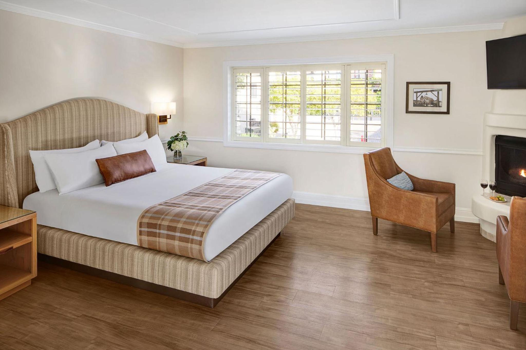 Superior King Room - Photo 4
