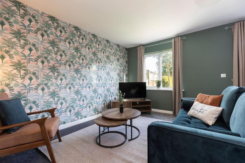 Three-Bedroom House photo 1