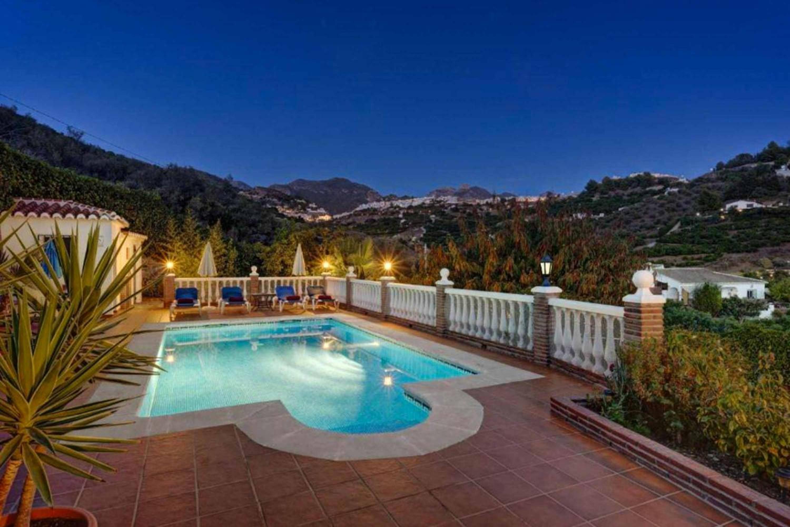 Villa photo 2