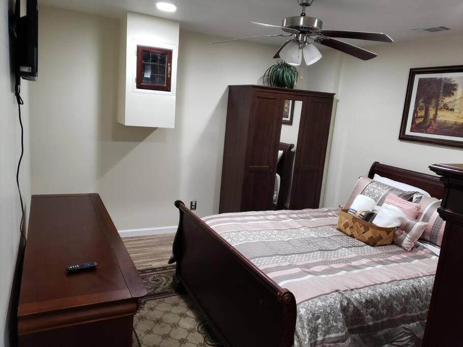 Three-Bedroom House photo 2