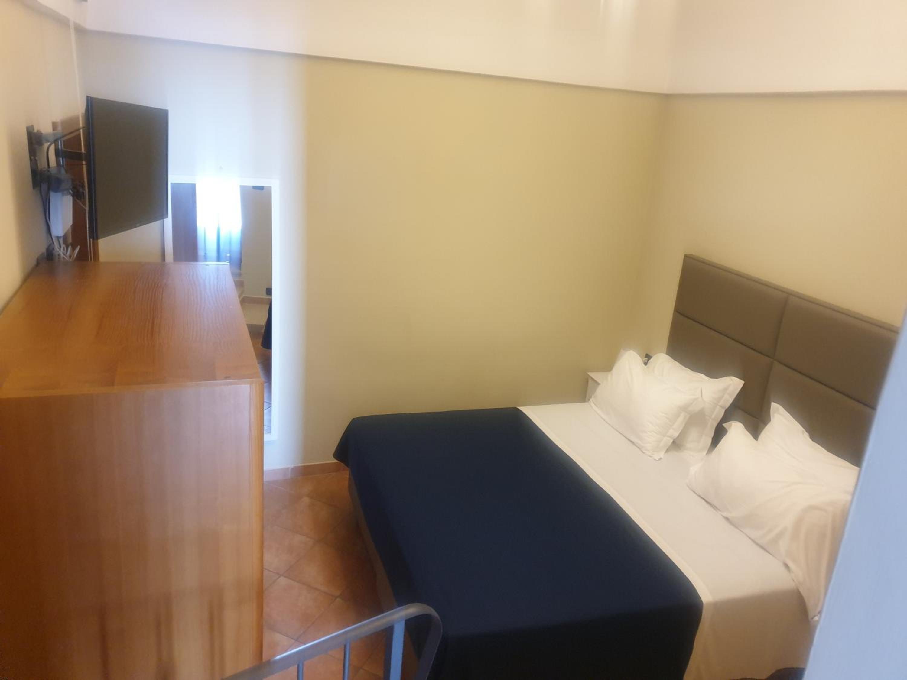 Apartment with Sea View - Photo 3