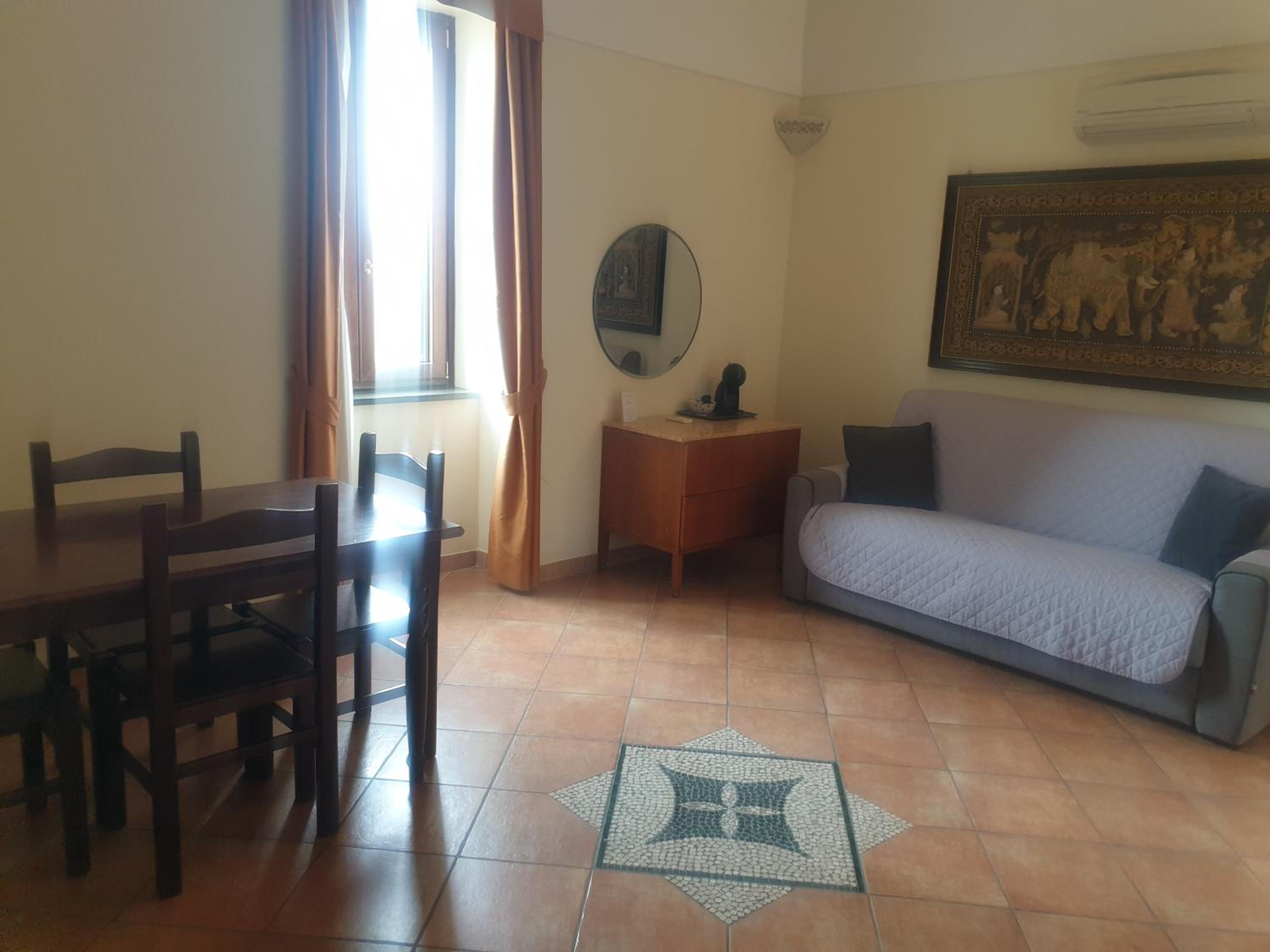 Apartment with Sea View - Photo 8