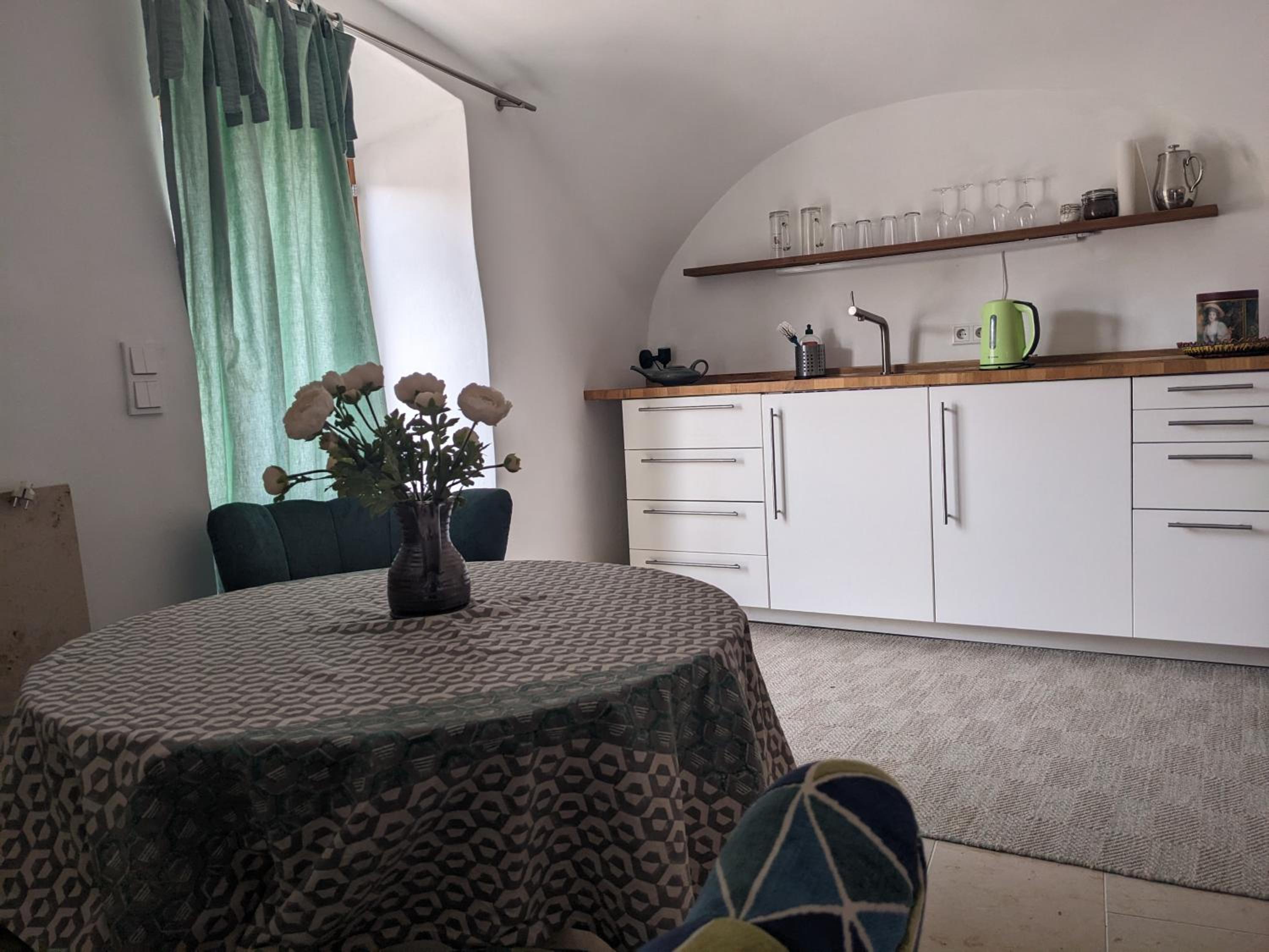 One-Bedroom Apartment photo 2