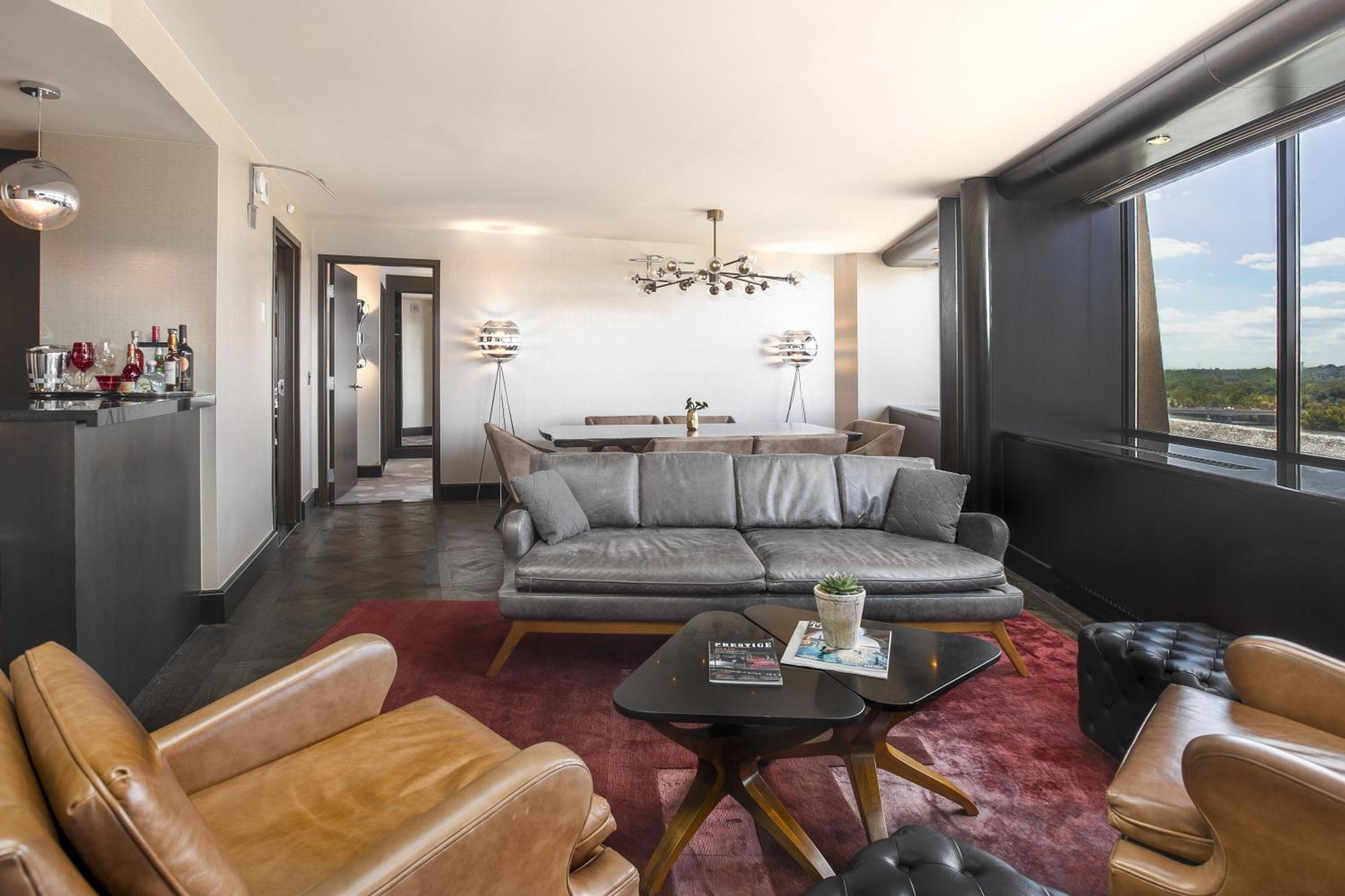 Diplomat Suite