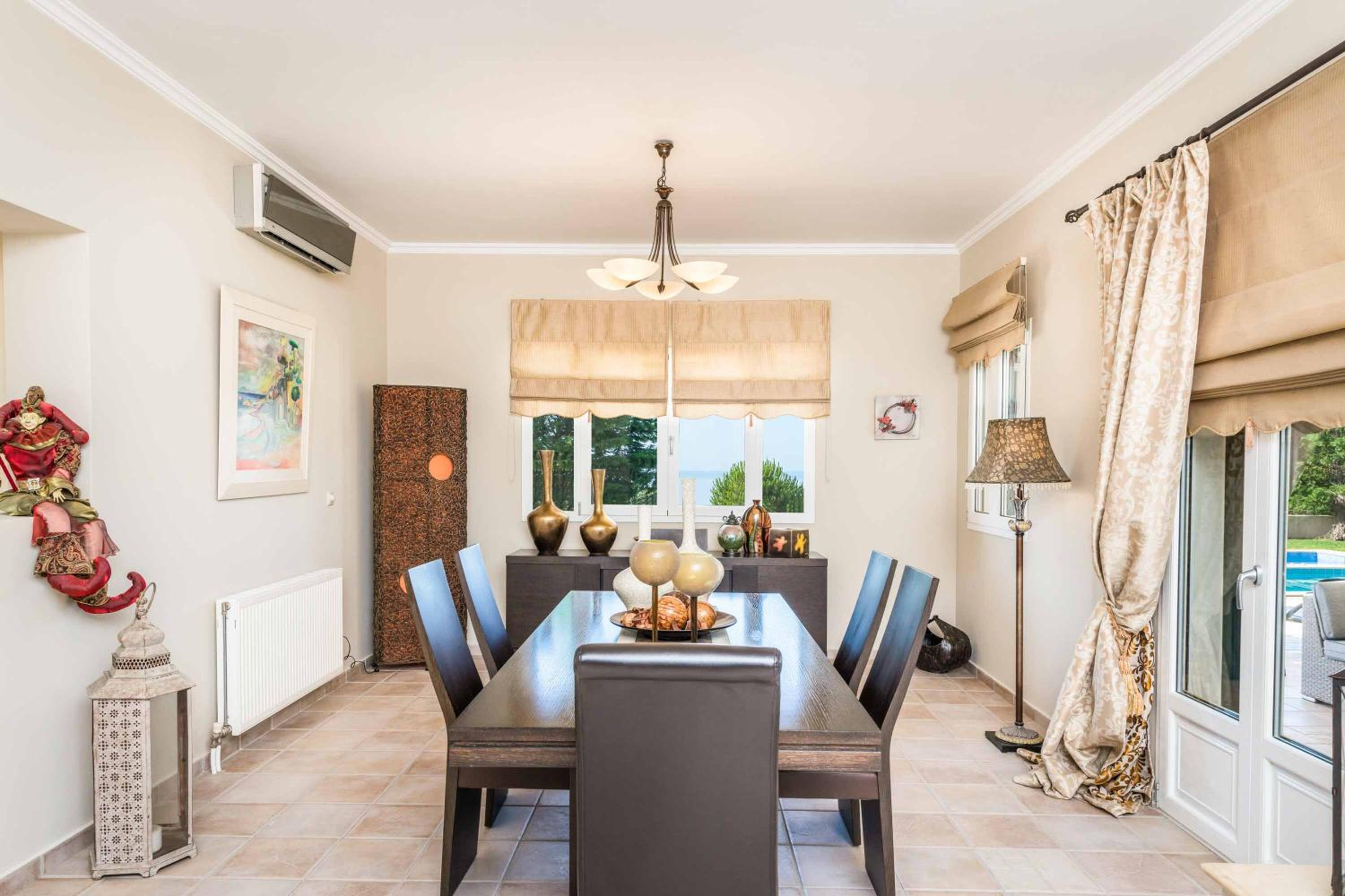 Villa photo 3