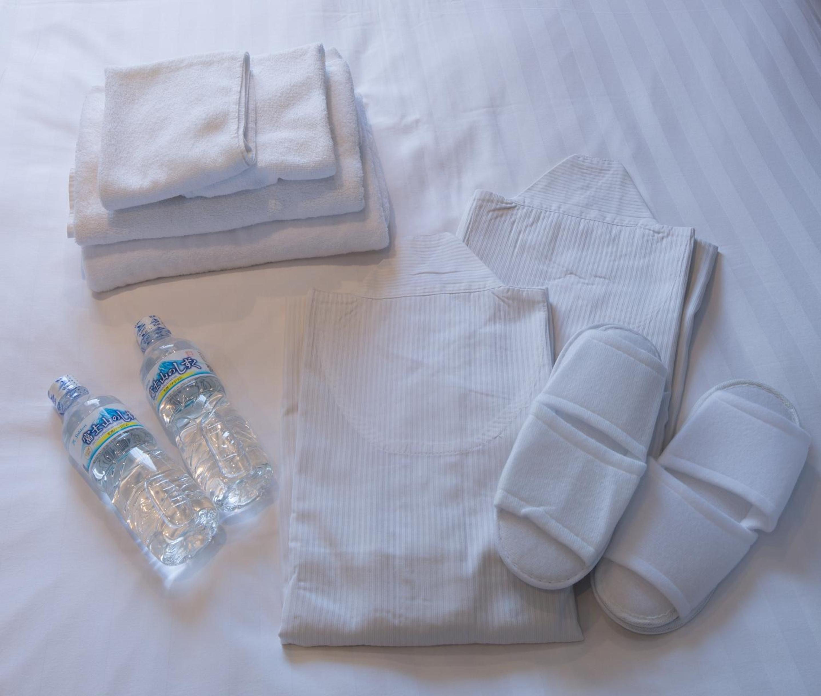 Twin Room - Non-Smoking photo 1