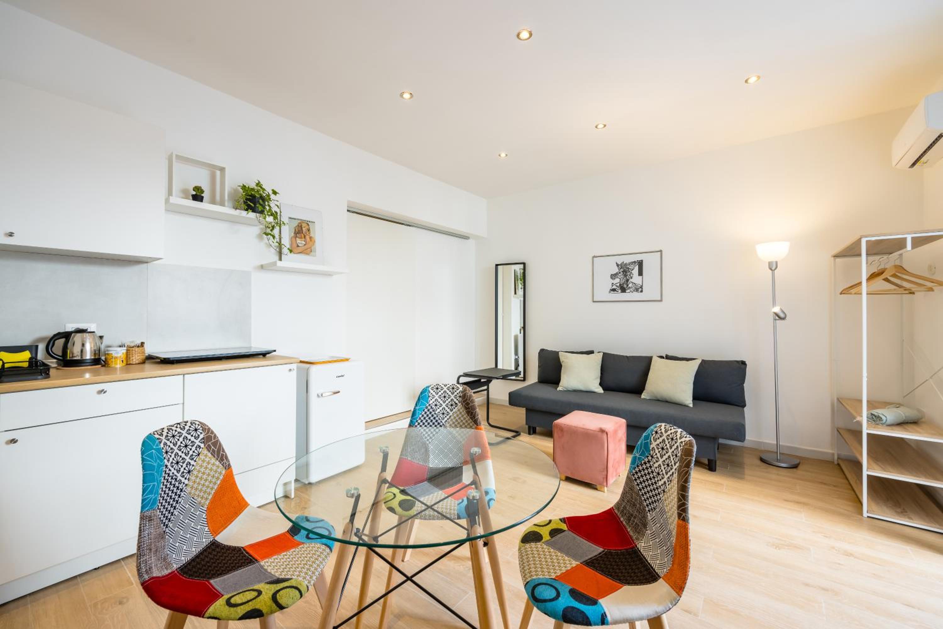 One-Bedroom Apartment