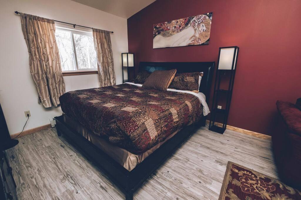 One-Bedroom Apartment photo 3