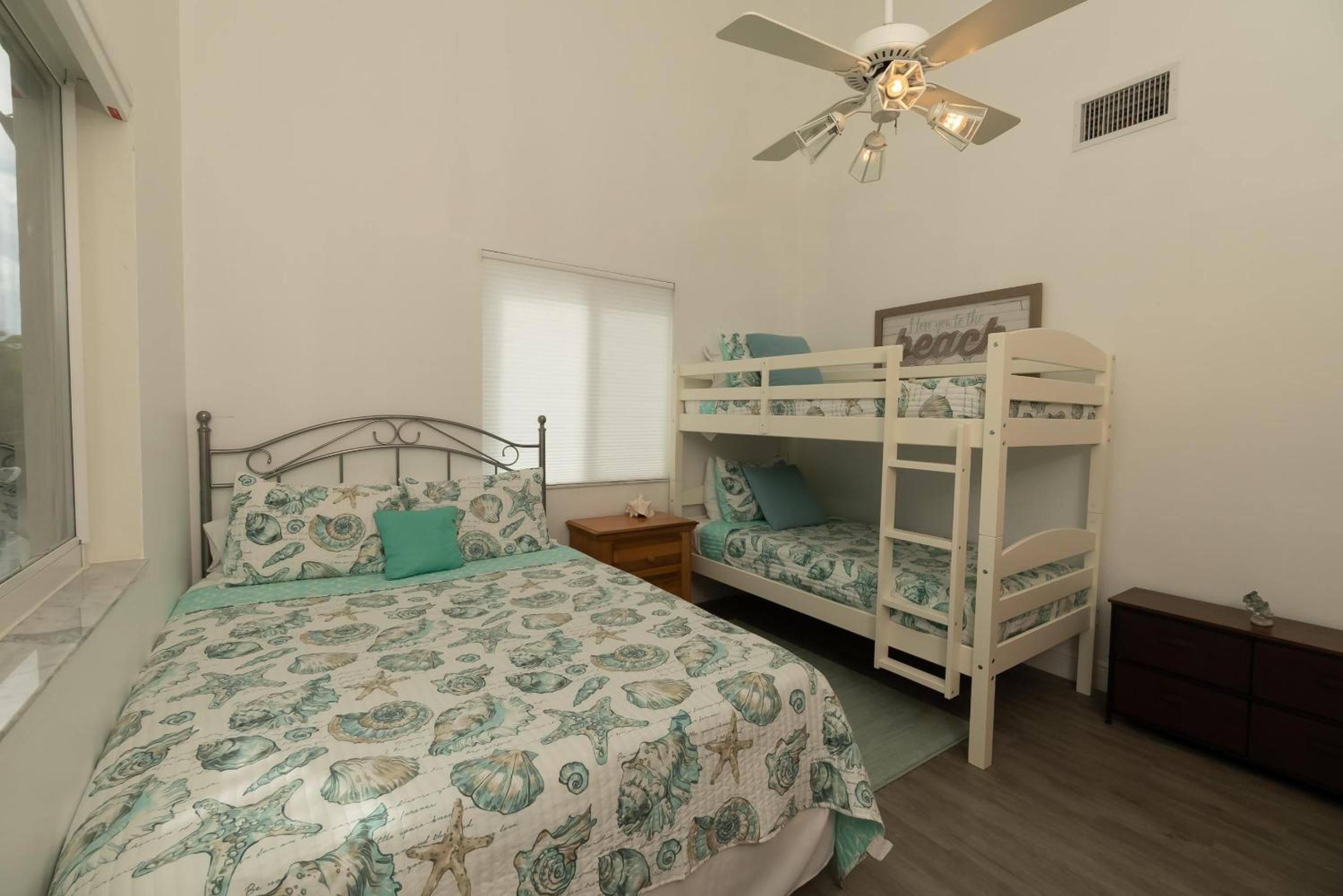 Three-Bedroom Vacation Home  photo 1