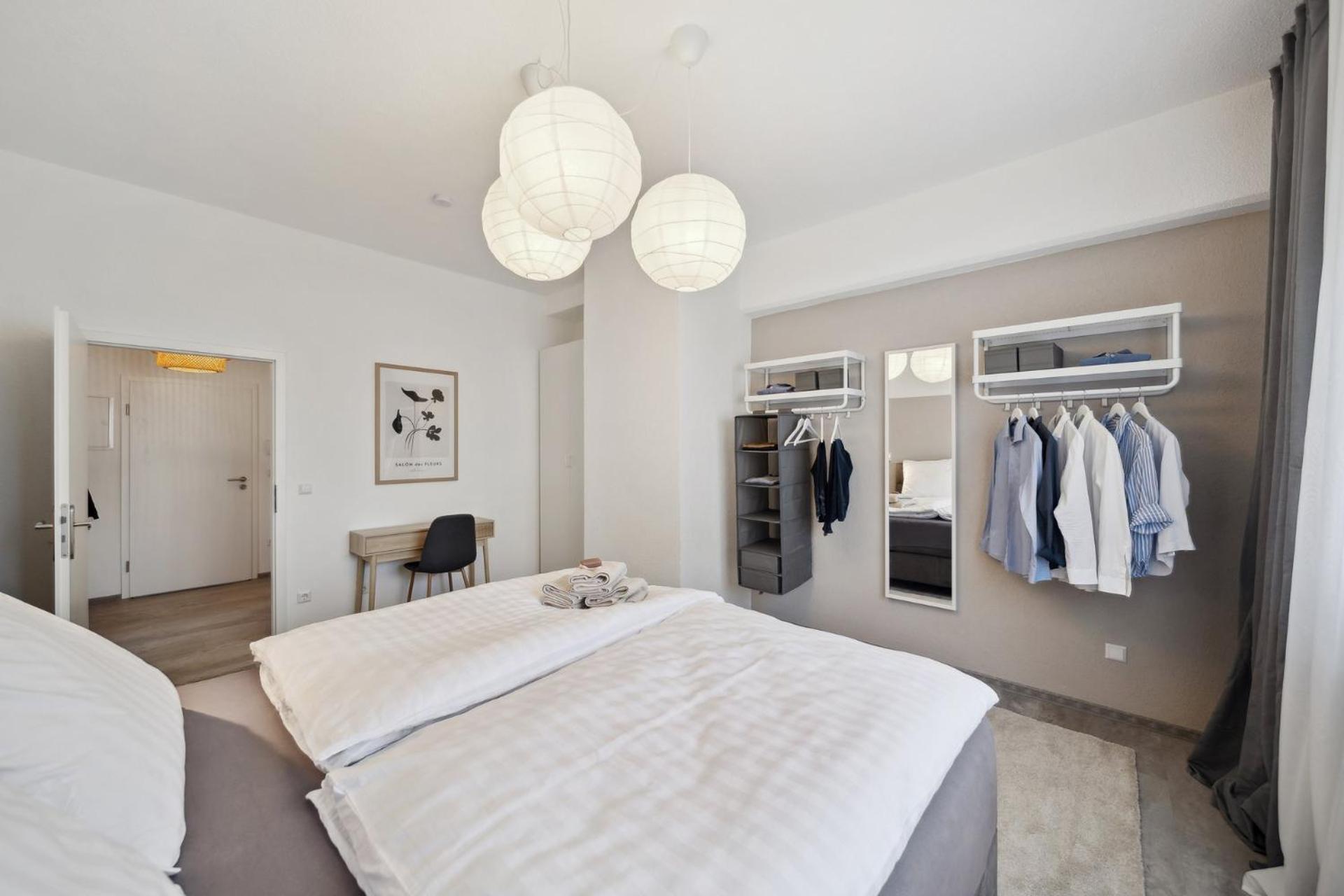 One-Bedroom Apartment photo 1