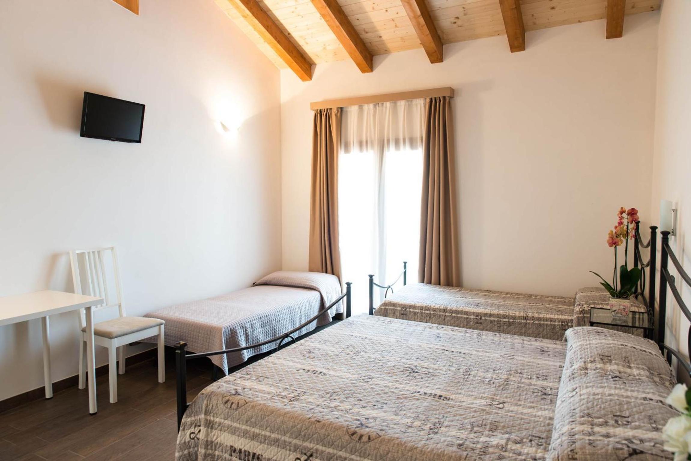 Triple Room photo 3
