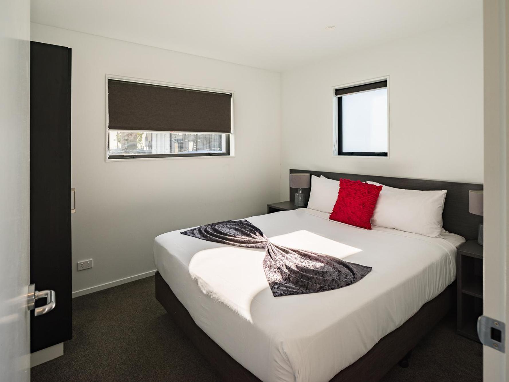 One-Bedroom Apartment - Photo 15