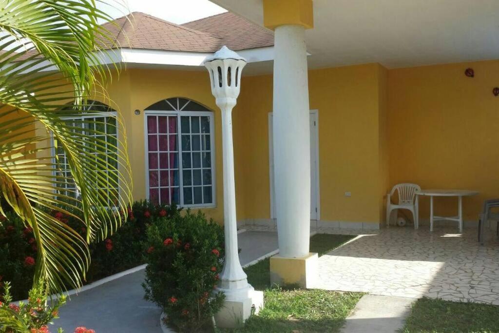 Three-Bedroom Villa photo 2