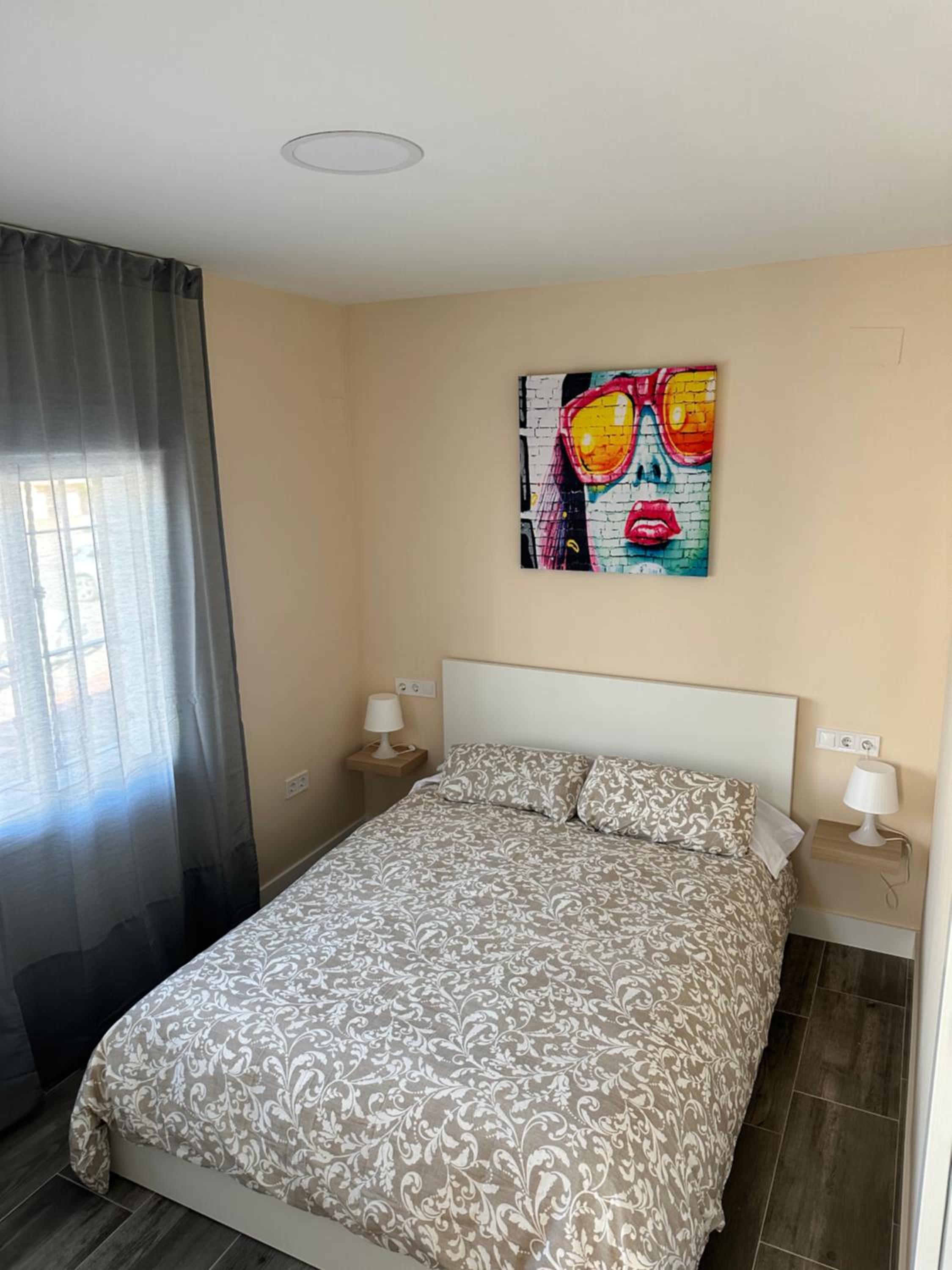 One-Bedroom Apartment photo 1