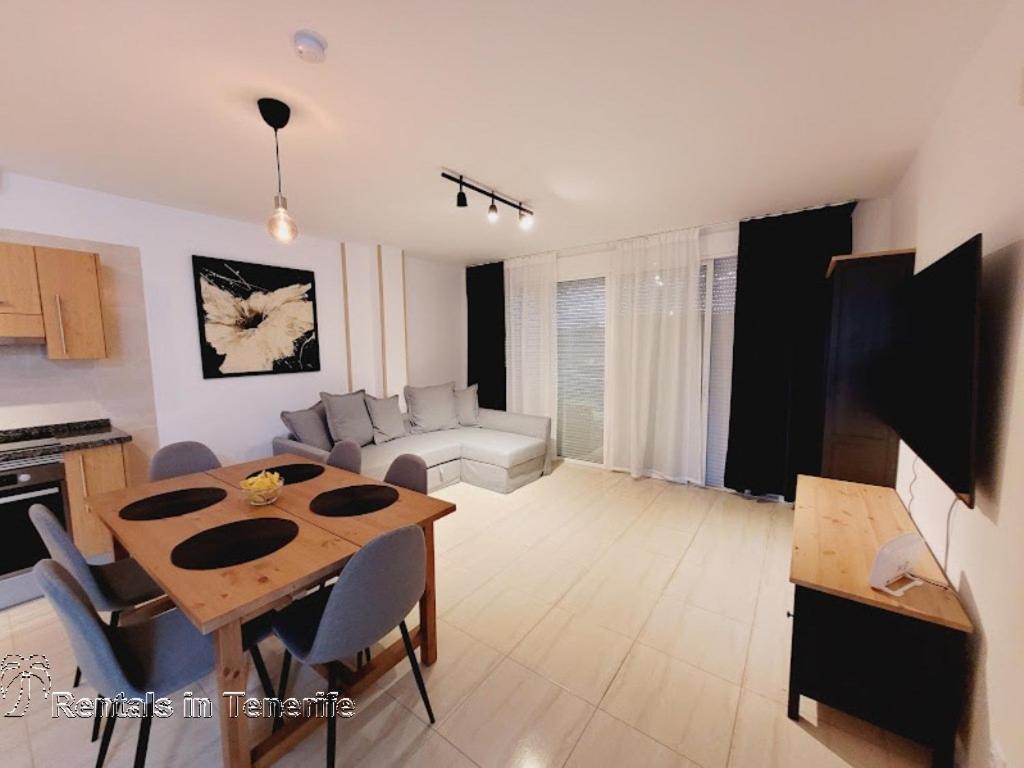 Apartamento con vista a la piscina